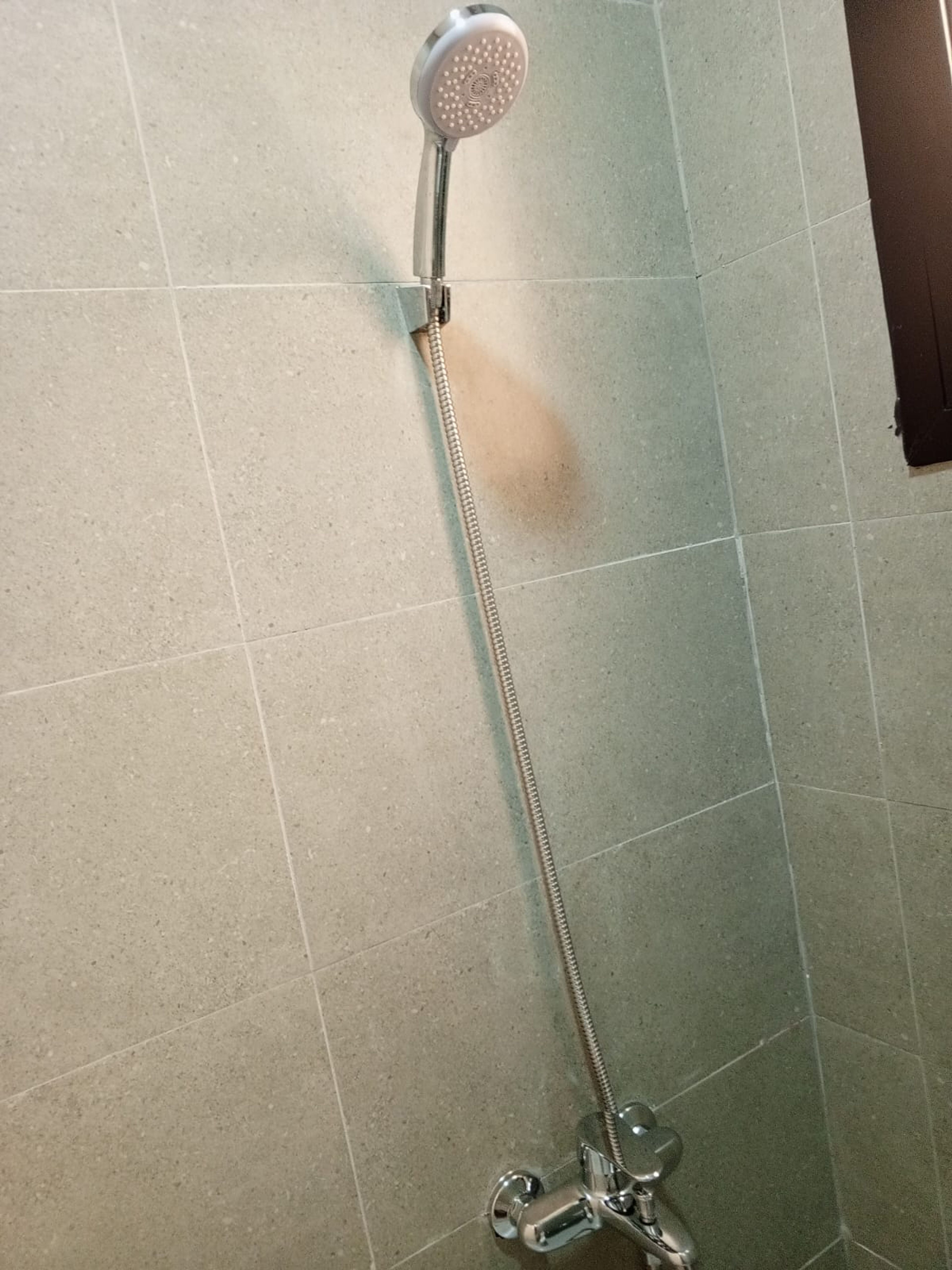 https://img.gathern.co/1400x0/1/5Da_kby3YnAR-s2v7VLIz7KfiHxVsfK-.jpg