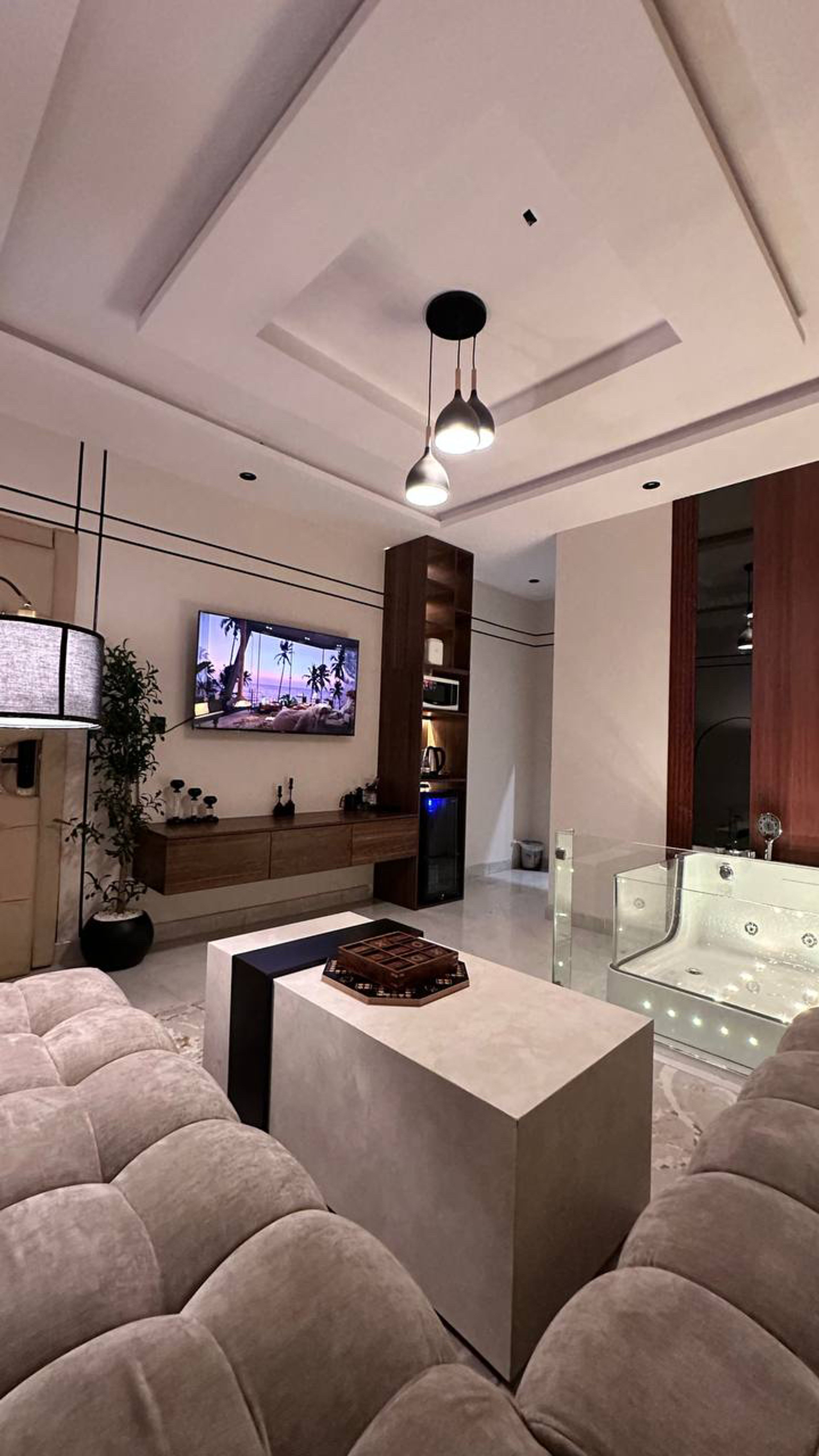 https://img.gathern.co/1400x0/1/5Fk2CPXMgfMf11dbA-KItC2Ac7IjzuZs.jpg
