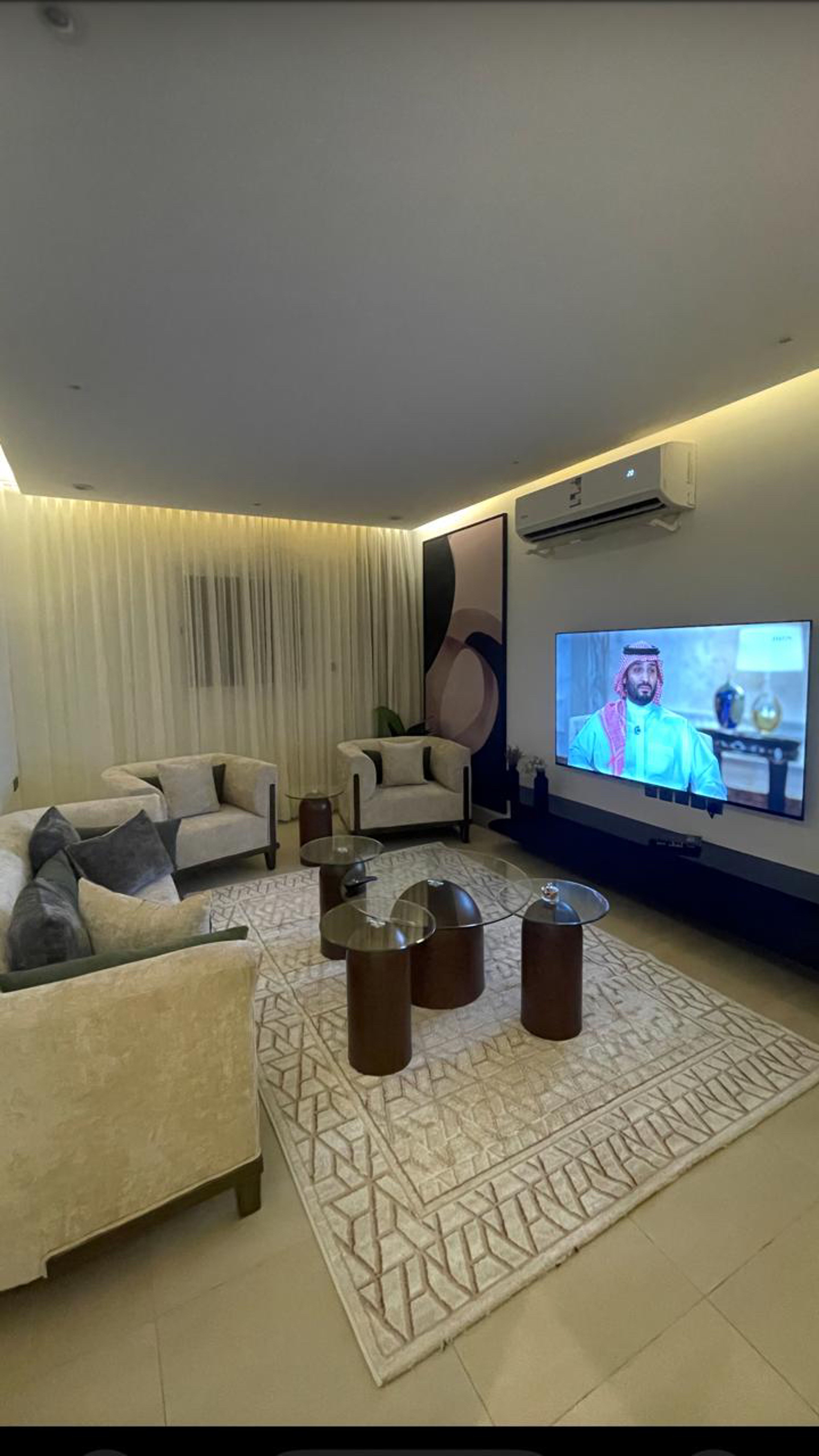 https://img.gathern.co/1400x0/1/5vICQmfK3Wlr3E7lkQbqhURUdi_WiTw8.jpg