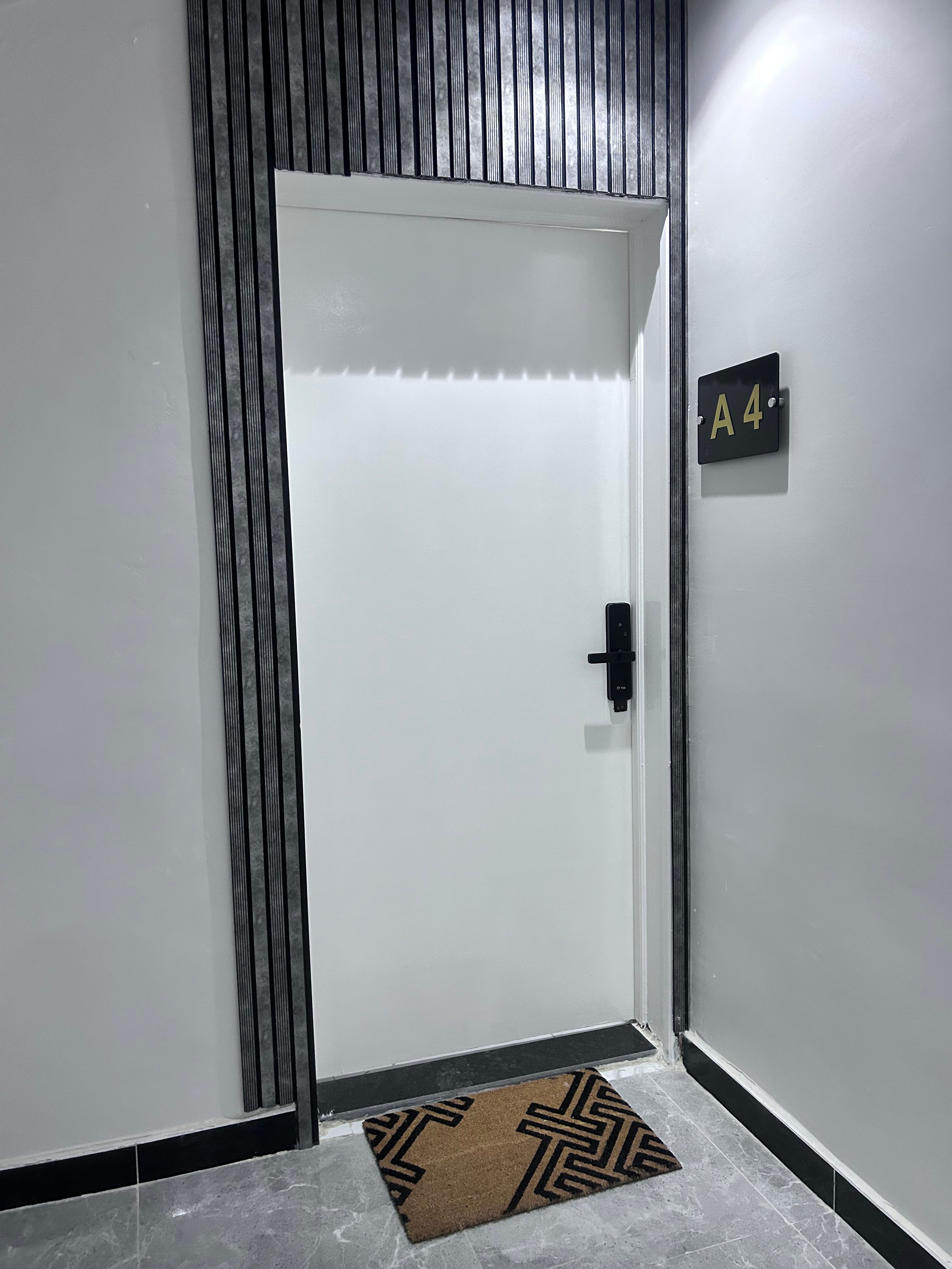 https://img.gathern.co/1400x0/1/5xskxmLc9V8Dhgp9PBE0QtG4ZH9sGEAR.jpg