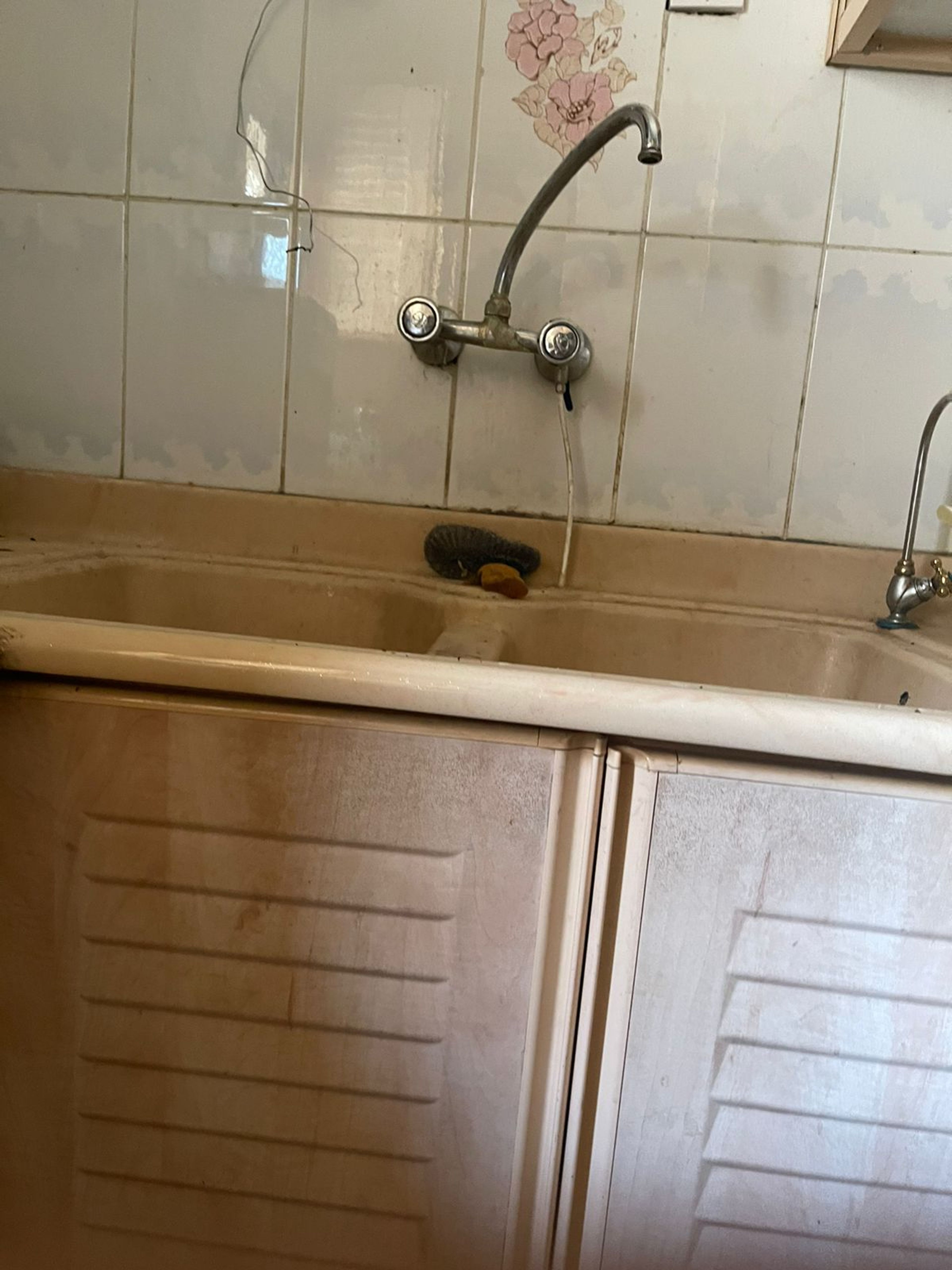 https://img.gathern.co/1400x0/1/6EA7XZ1KMalQSA_Akwq52AubkvXGz9pH.jpg