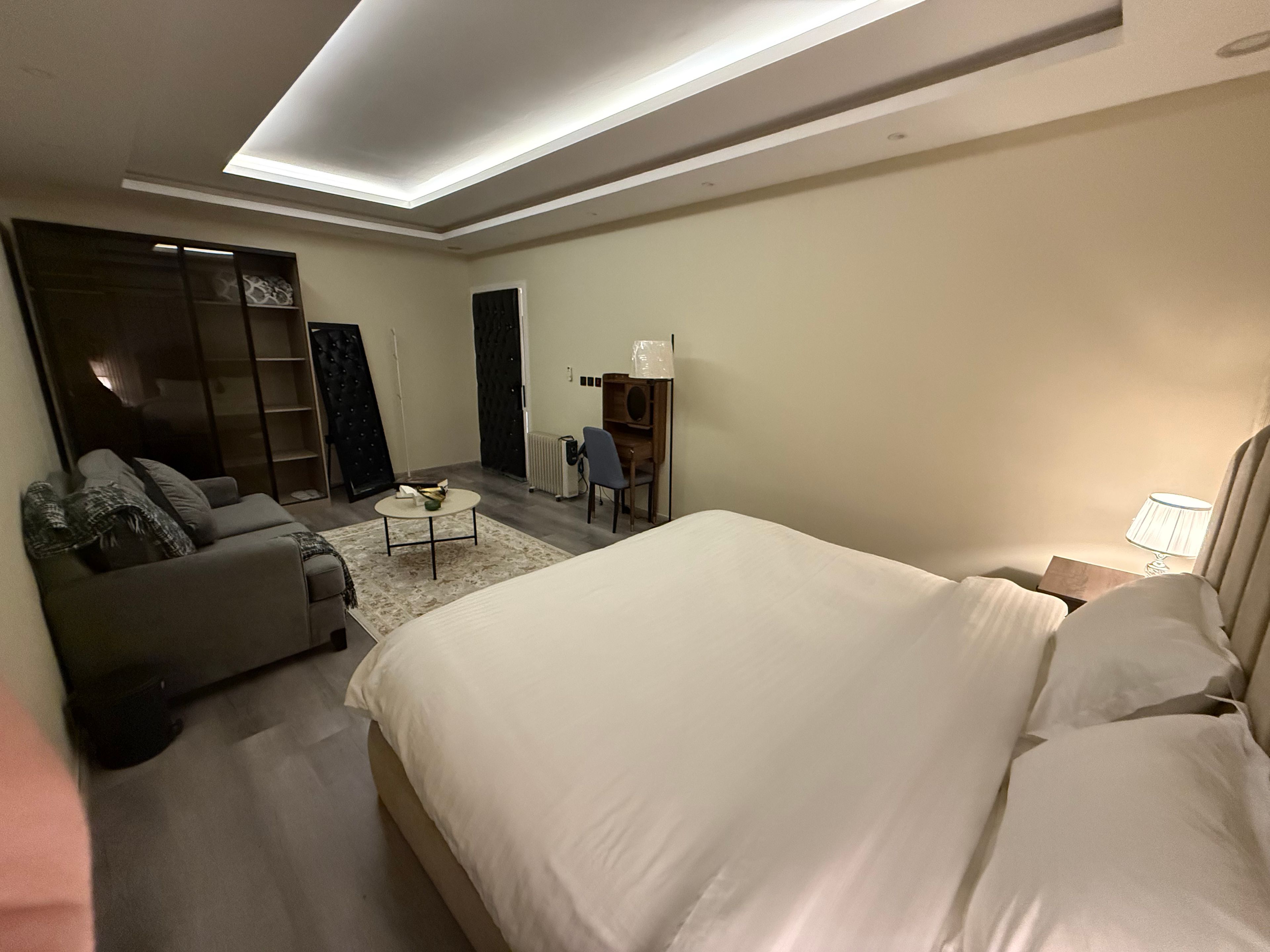https://img.gathern.co/1400x0/1/6PjNNST7dlSts_OOROn-plEXZd2eeWiS.jpg