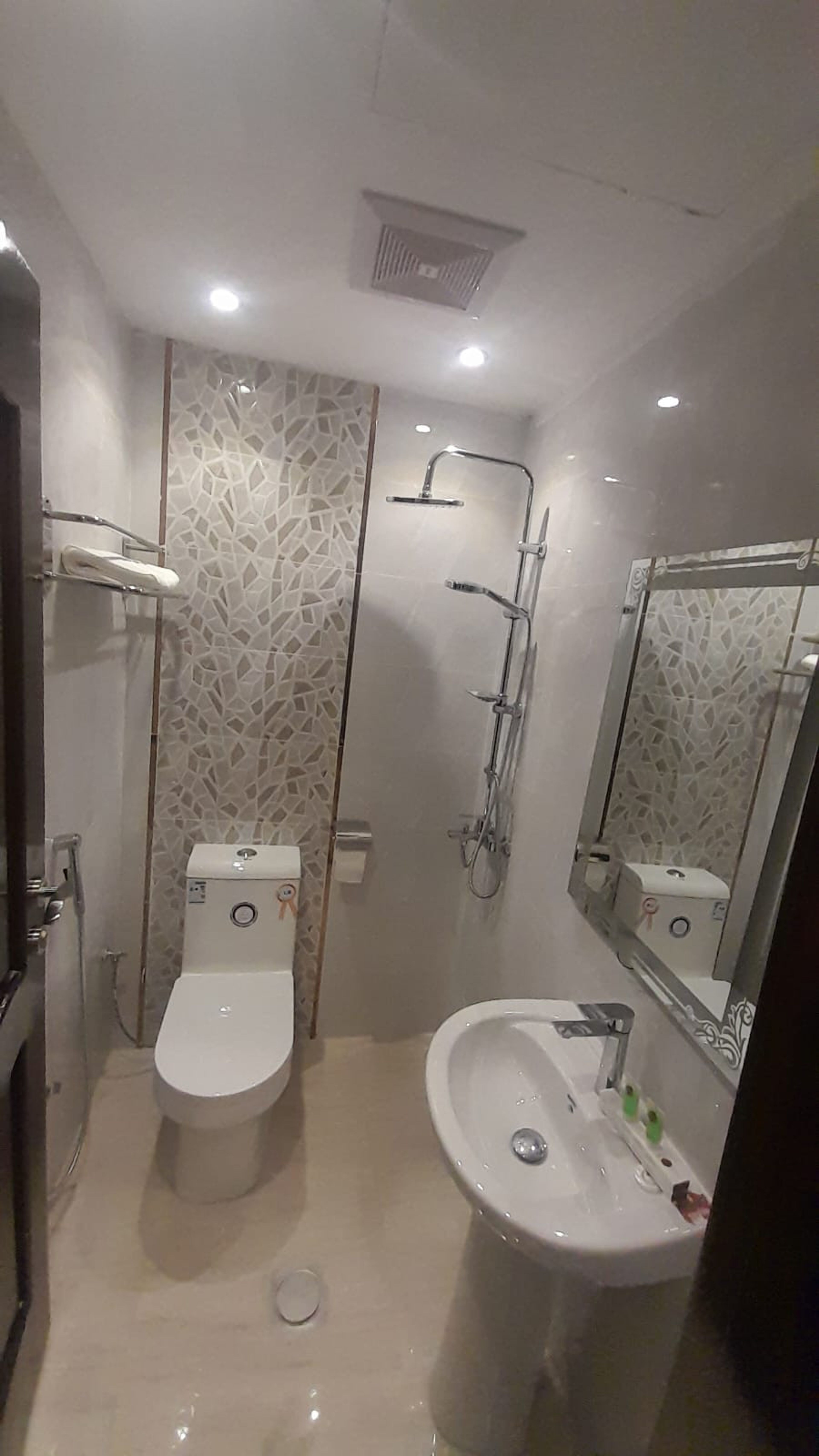 https://img.gathern.co/1400x0/1/6T1U4T52kM5oZHfJsr8WjwURBlnJGIpa.jpg