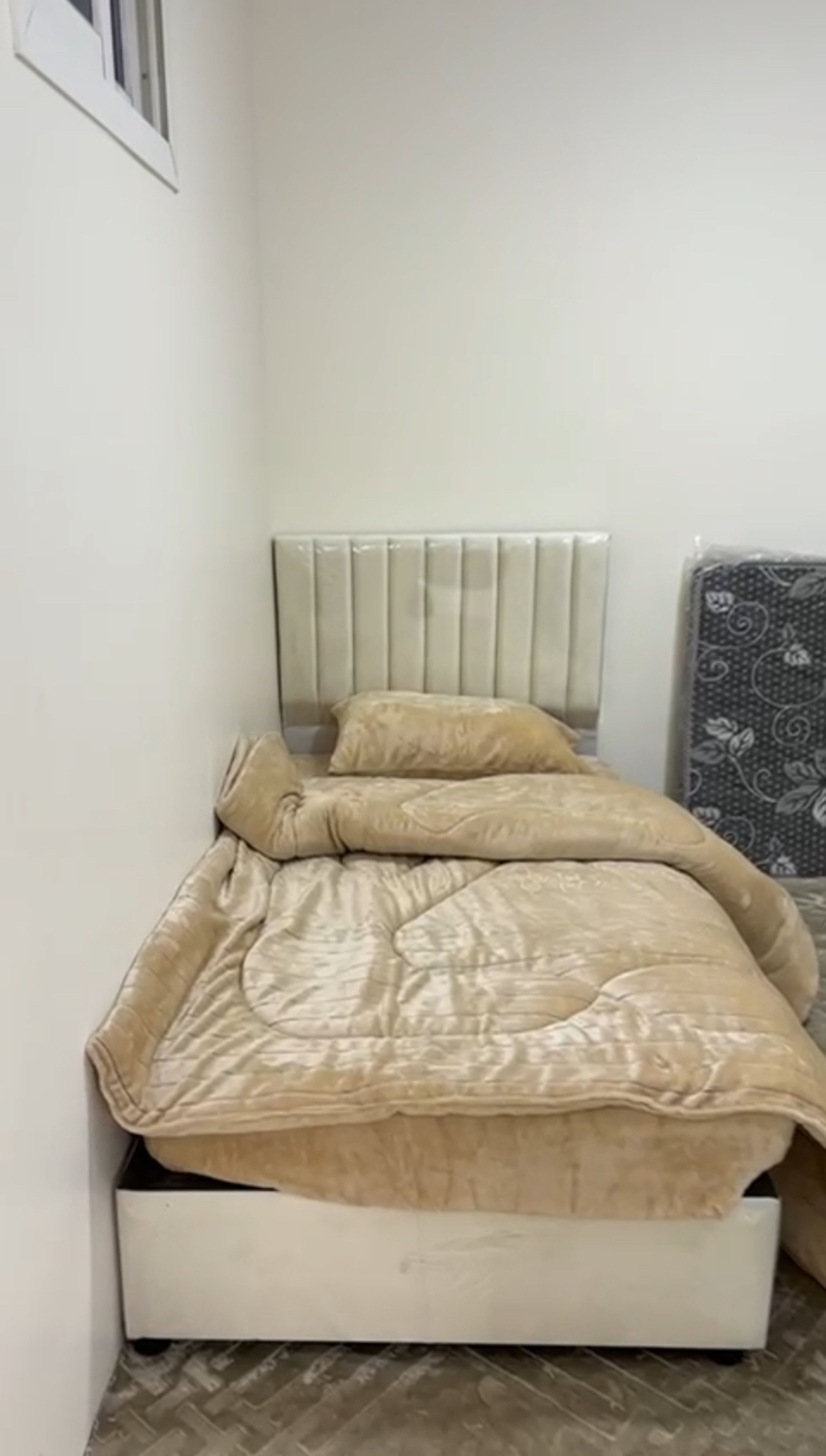 https://img.gathern.co/1024x0/1/6WI1nG-EzC5XlqHzkxmOJyPD6mDarwcc.jpg
