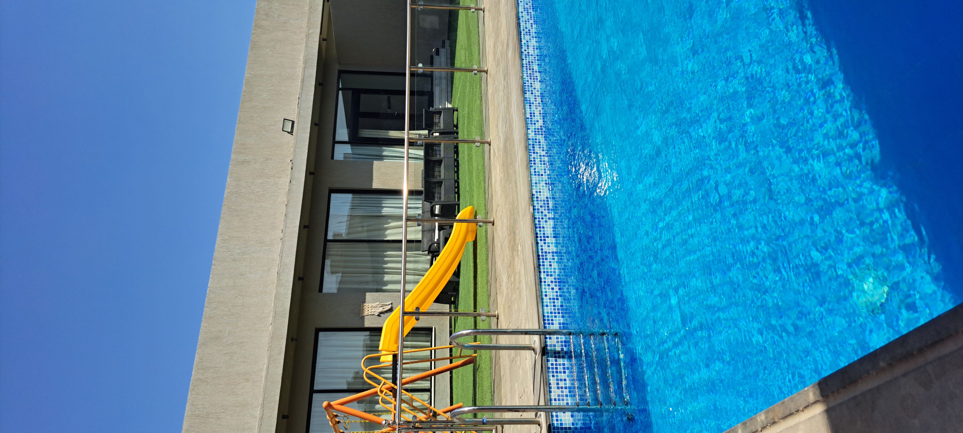 https://img.gathern.co/1400x0/1/6iD_K08_r7hjhINJ4WsJP6xsa7EGjIU7.jpg