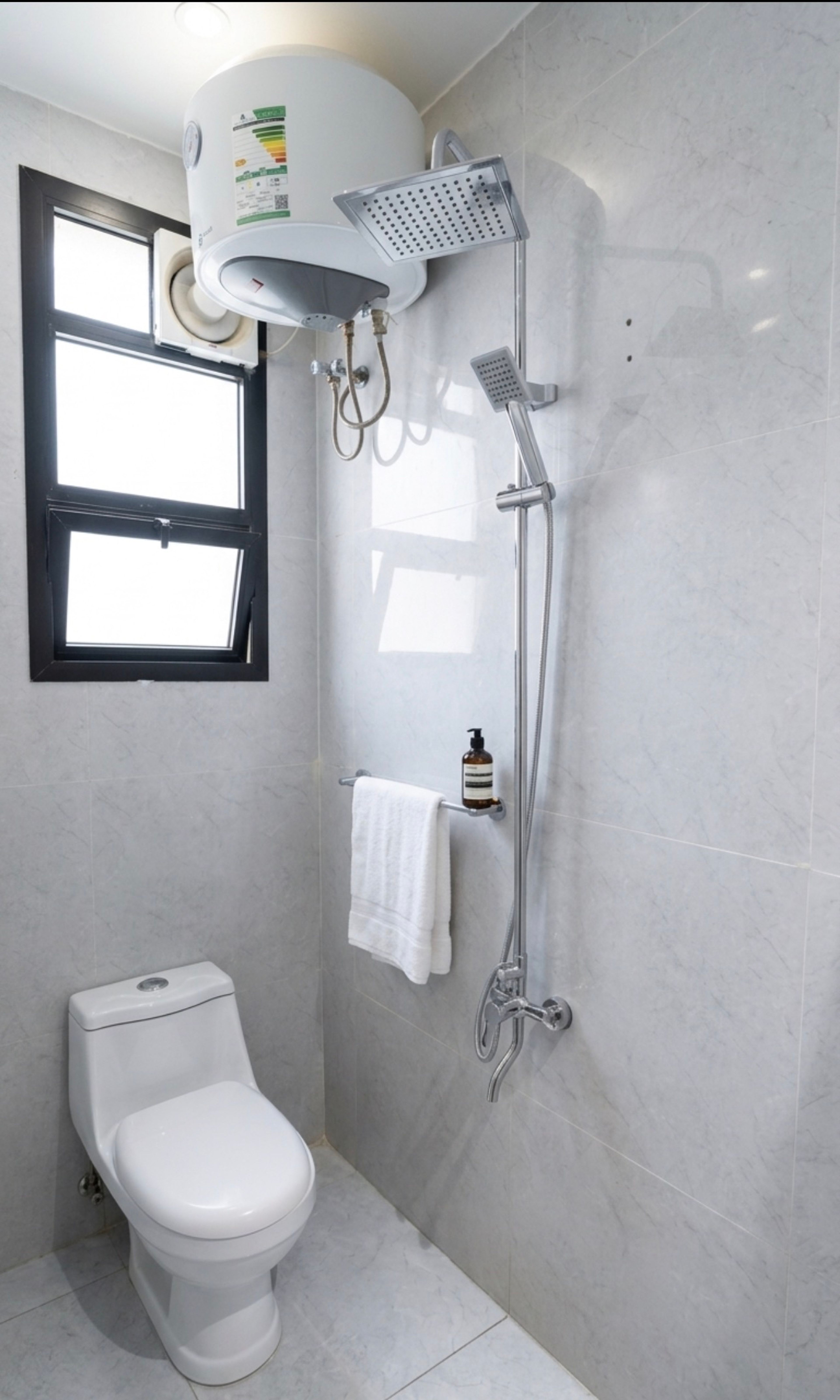 https://img.gathern.co/1400x0/1/6vrm494ECiwoBsSvc8Ui_x7-unZFibCb.jpg