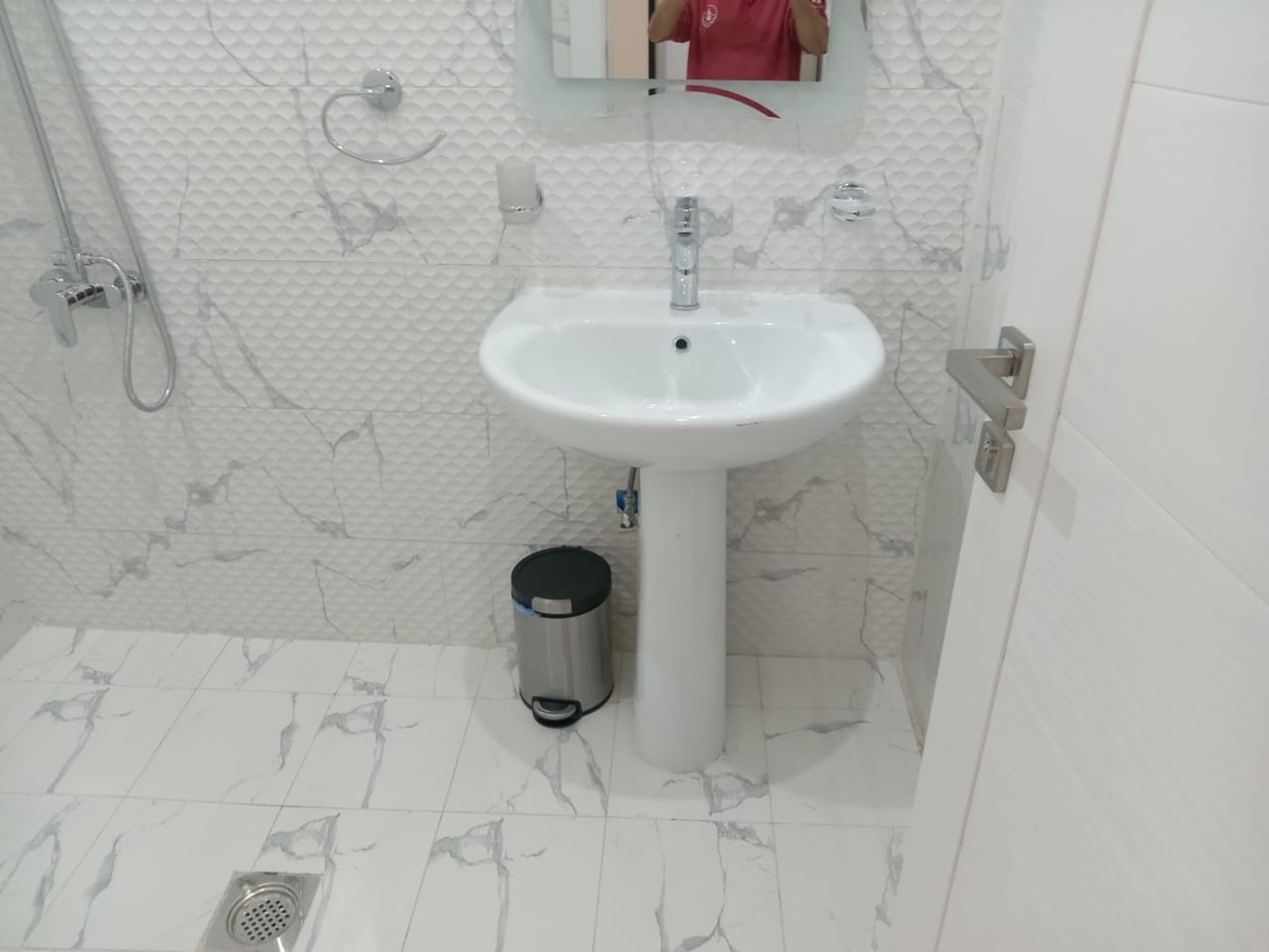 https://img.gathern.co/1400x0/1/6x7Dka9DJp2QOU6VeOmzp6McIChg9vJ2.jpeg