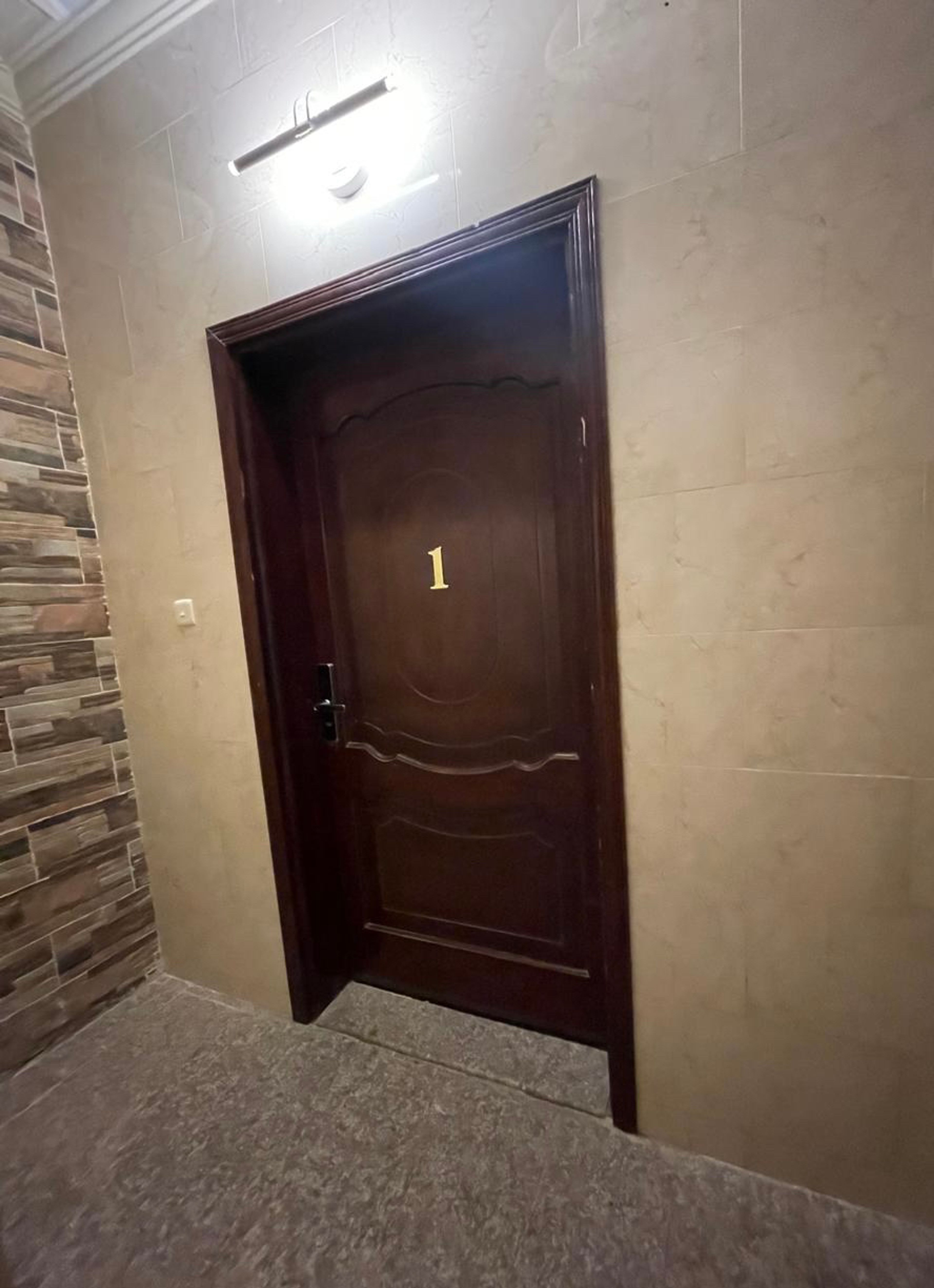 https://img.gathern.co/1400x0/1/6zMdJu6oSoXdEPRJaEVvaN8RjB6N4FmW.jpg