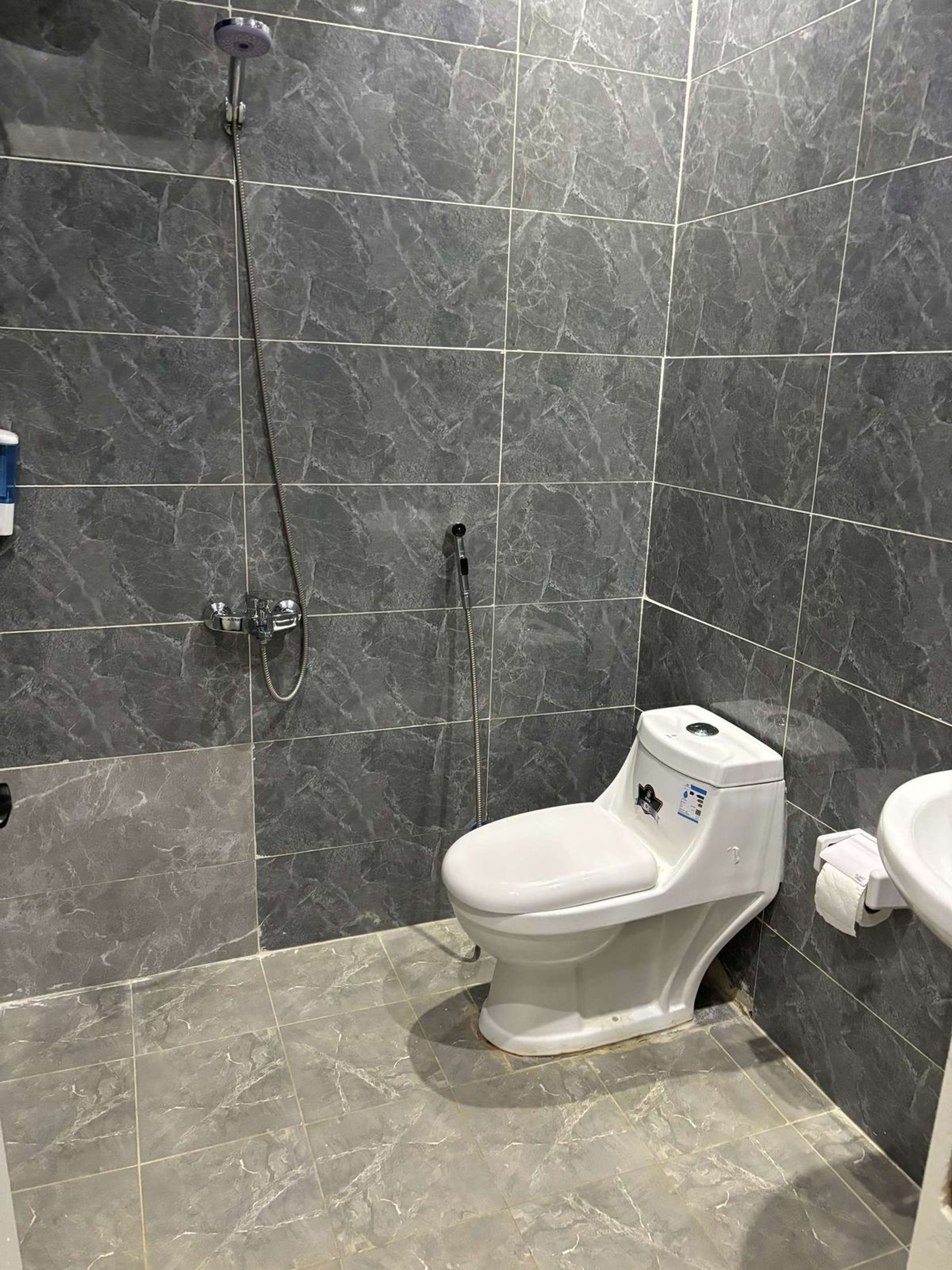 https://img.gathern.co/1400x0/1/6zZAX4RLoJIG_y3QOGAcW_5gAtJ7l5_I.jpeg