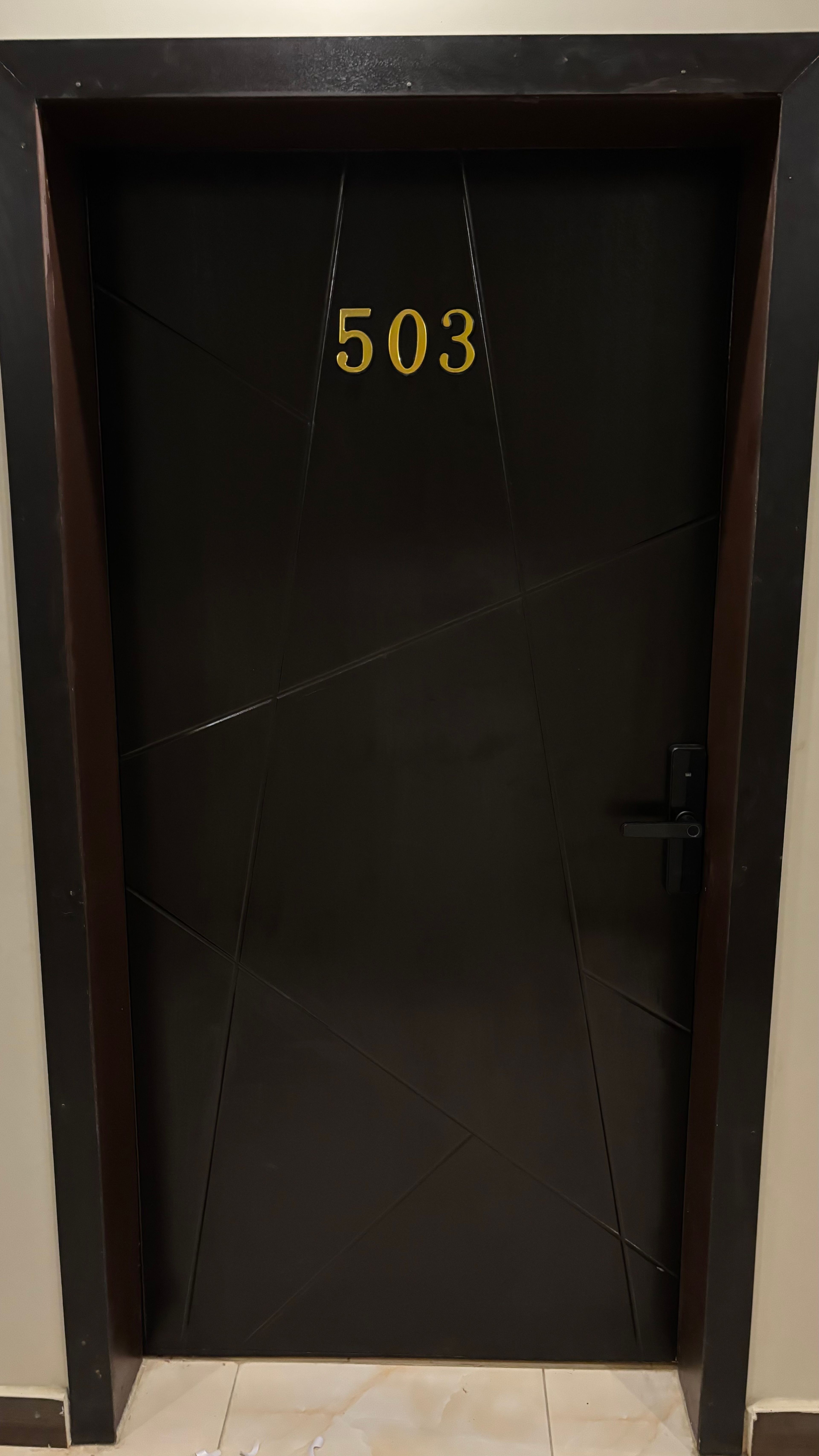 https://img.gathern.co/1400x0/1/7FxLhw-PLOopIop2LVoBuWBwL8kYSemS.jpg