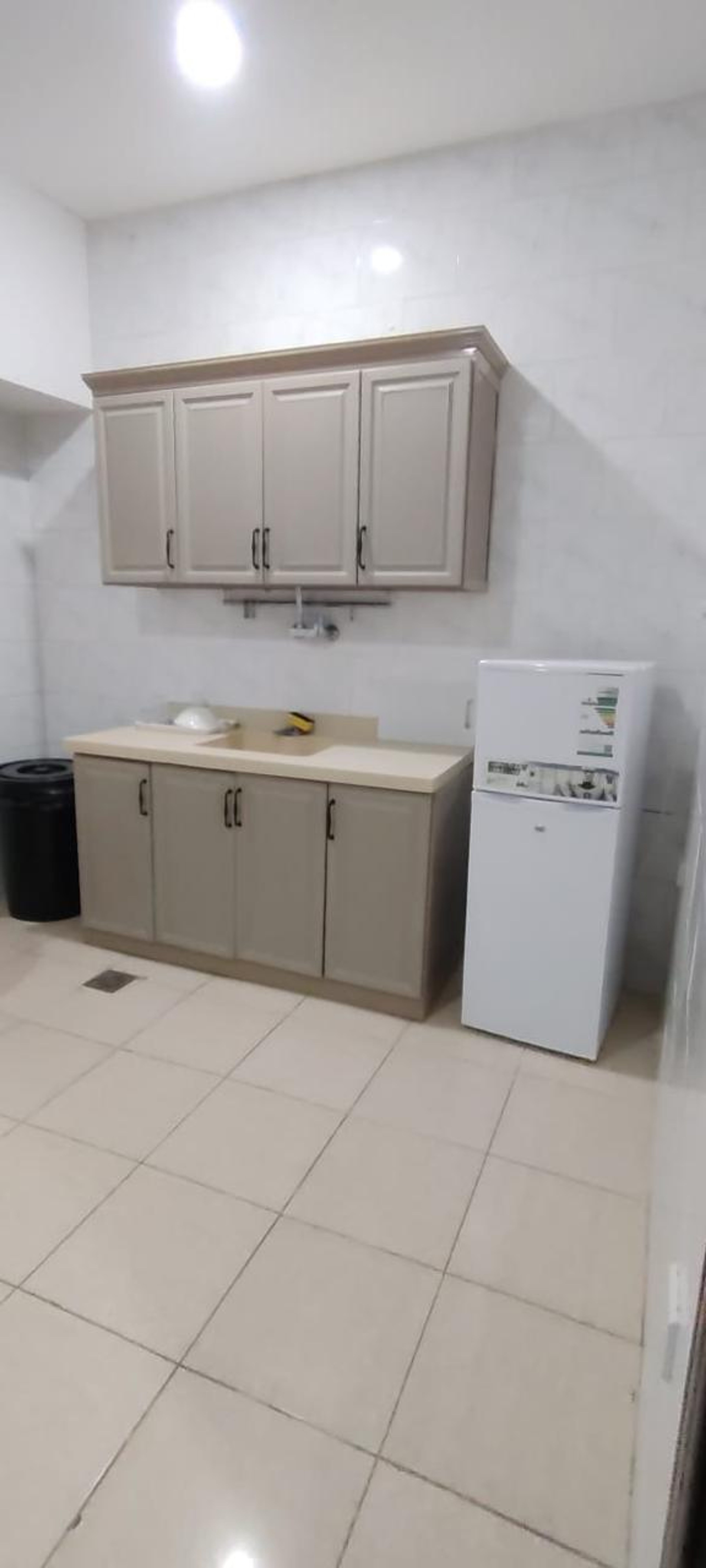 https://img.gathern.co/1024x0/1/7IRm8YSrbgv0KbmiVVnNyKWvTpX69XsL.jpeg