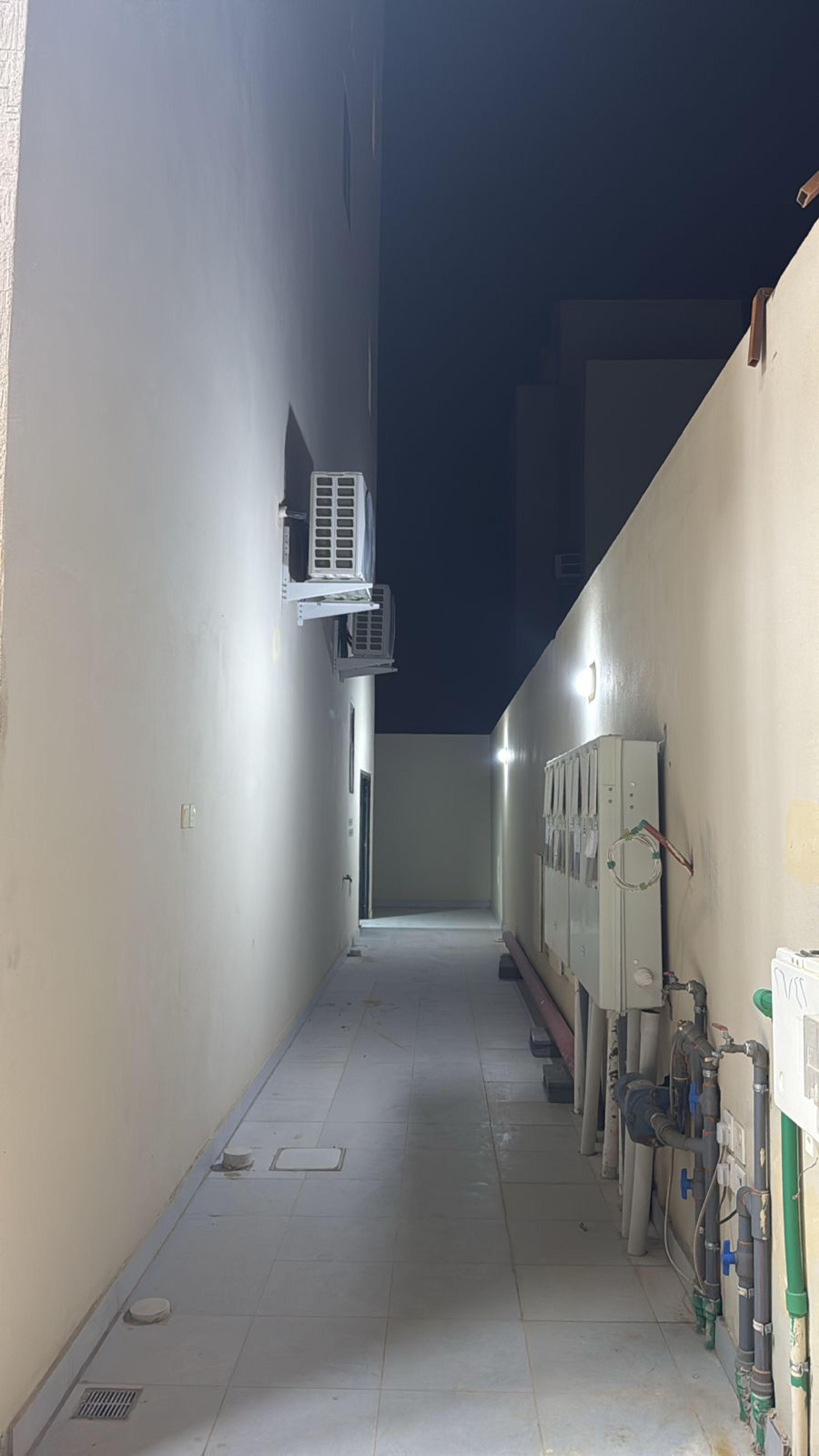 https://img.gathern.co/1024x0/1/7Oqaek5C3HFQ3d84aDl8ECSo7hw1baRU.jpg