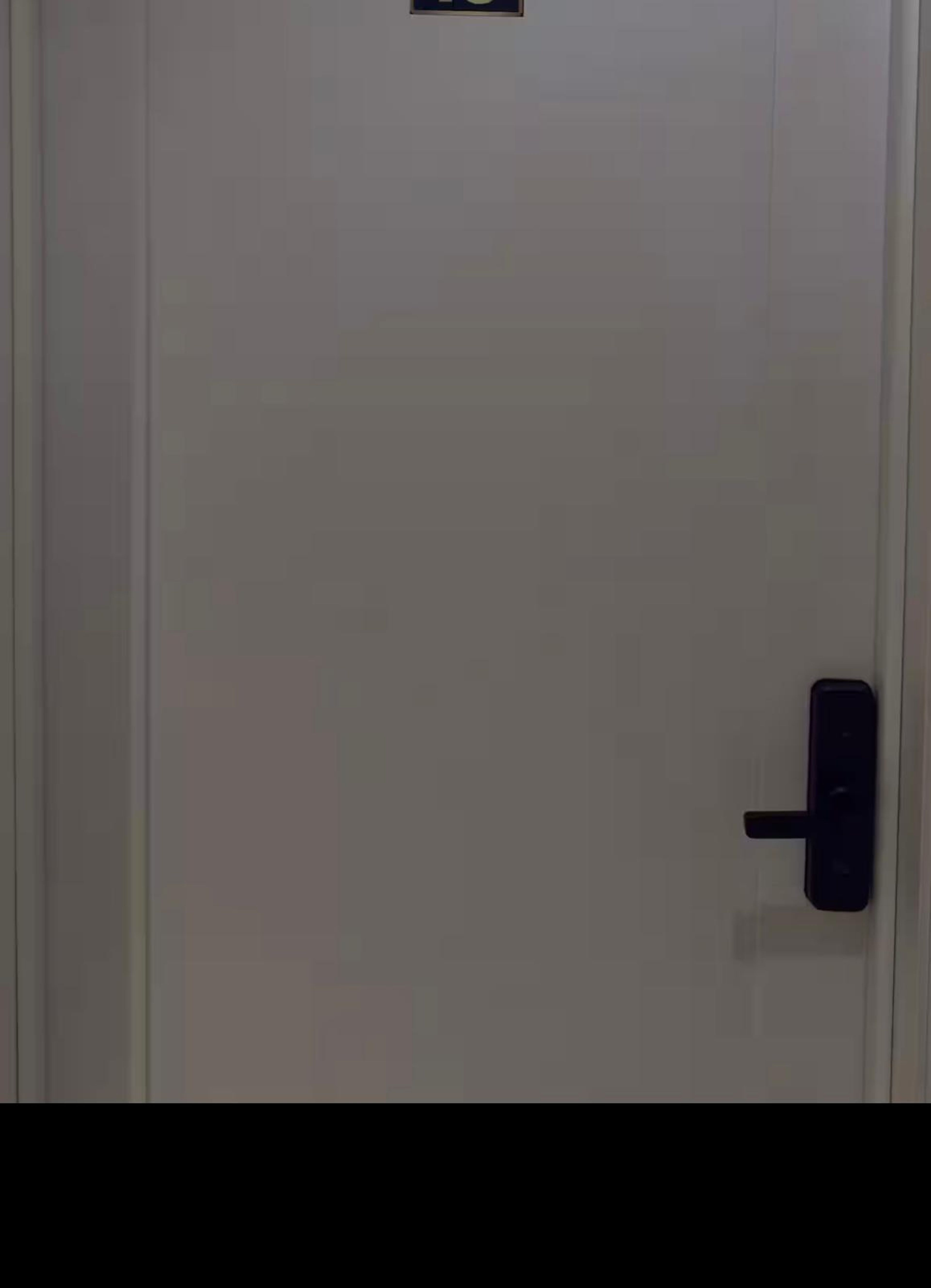 https://img.gathern.co/1400x0/1/7WNIcbj2L8FtdpVdaATIv2ErqchUdhT4.jpeg