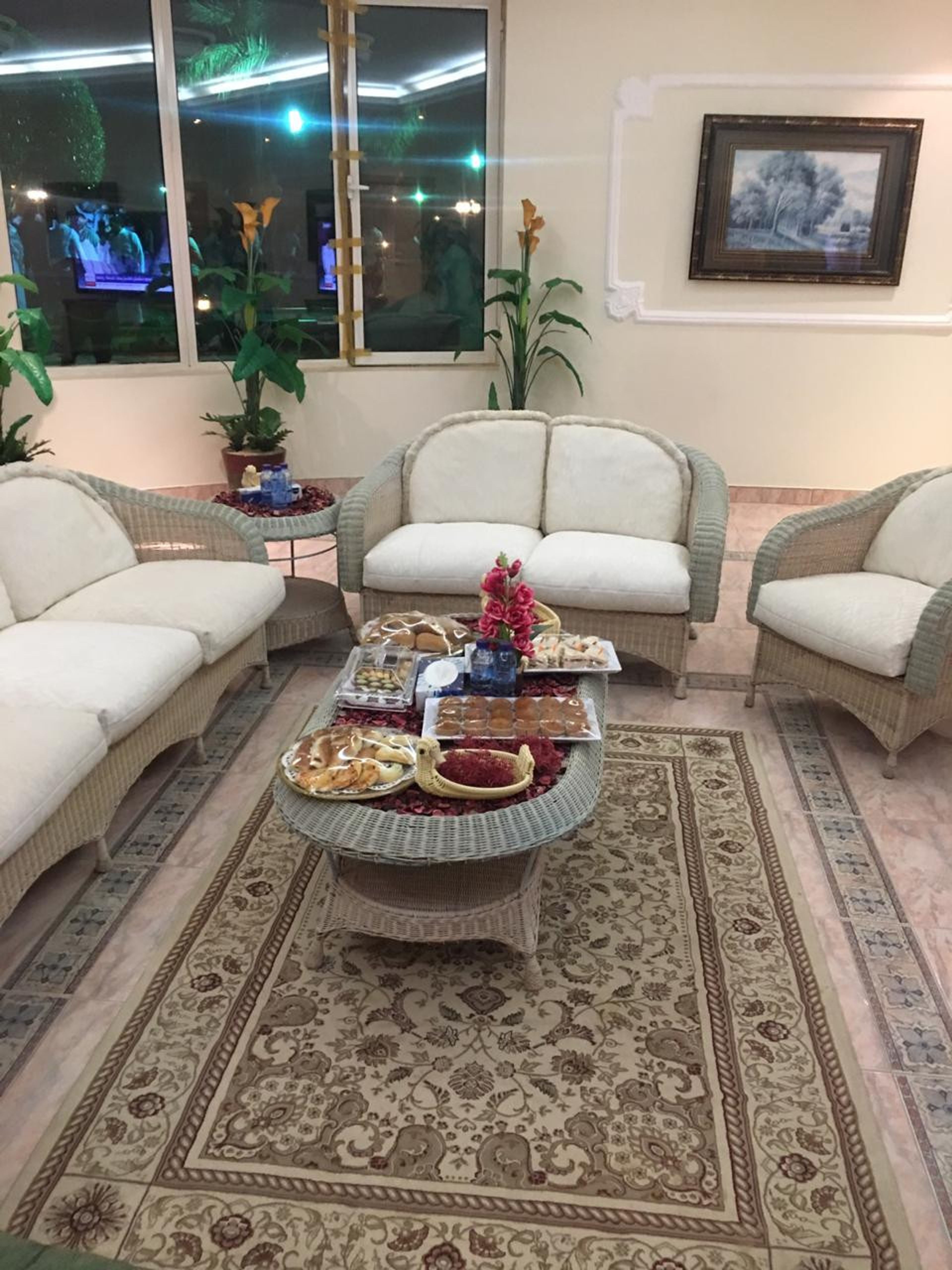 https://img.gathern.co/1400x0/1/7_0wEqIZFwJC2hfCSuaGqMHk09kiS6Q4.jpeg