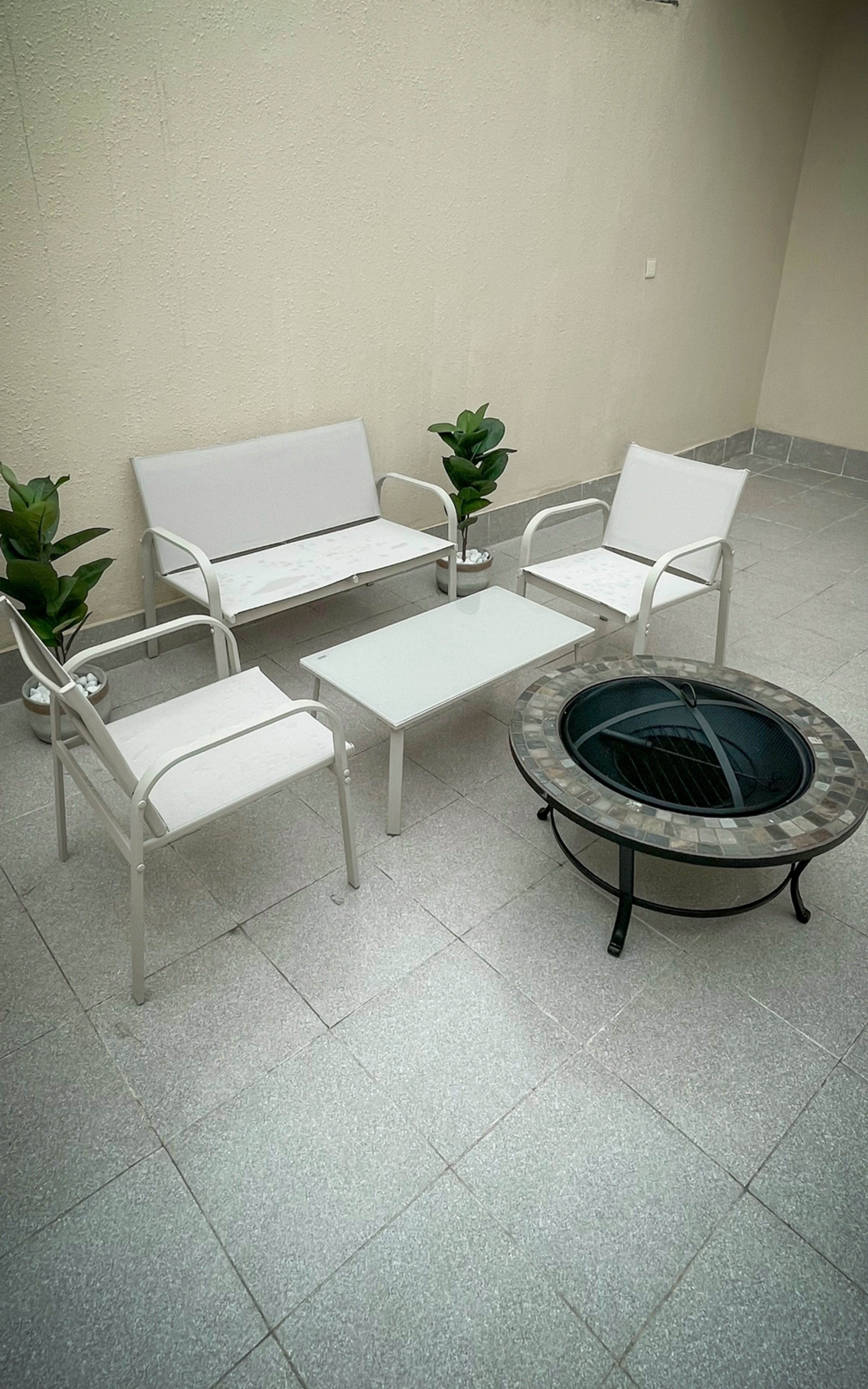https://img.gathern.co/1400x0/1/7rejQ4D34h-0L4tVsP7RZOYt1BAofP3z.jpeg