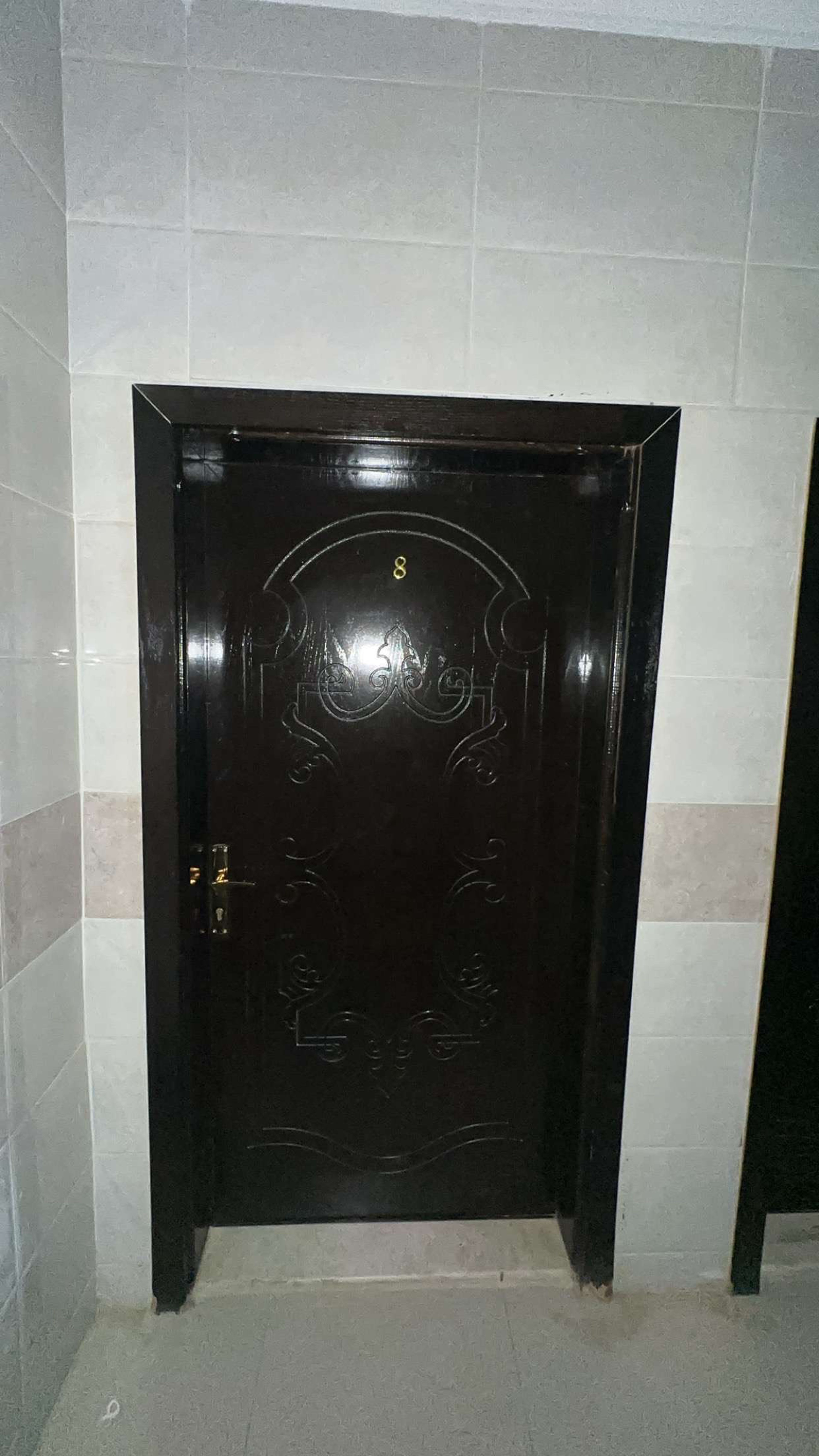 https://img.gathern.co/1400x0/1/82ag2pITDpBRMRRD1L4oHjxNgACLEyKn.jpg