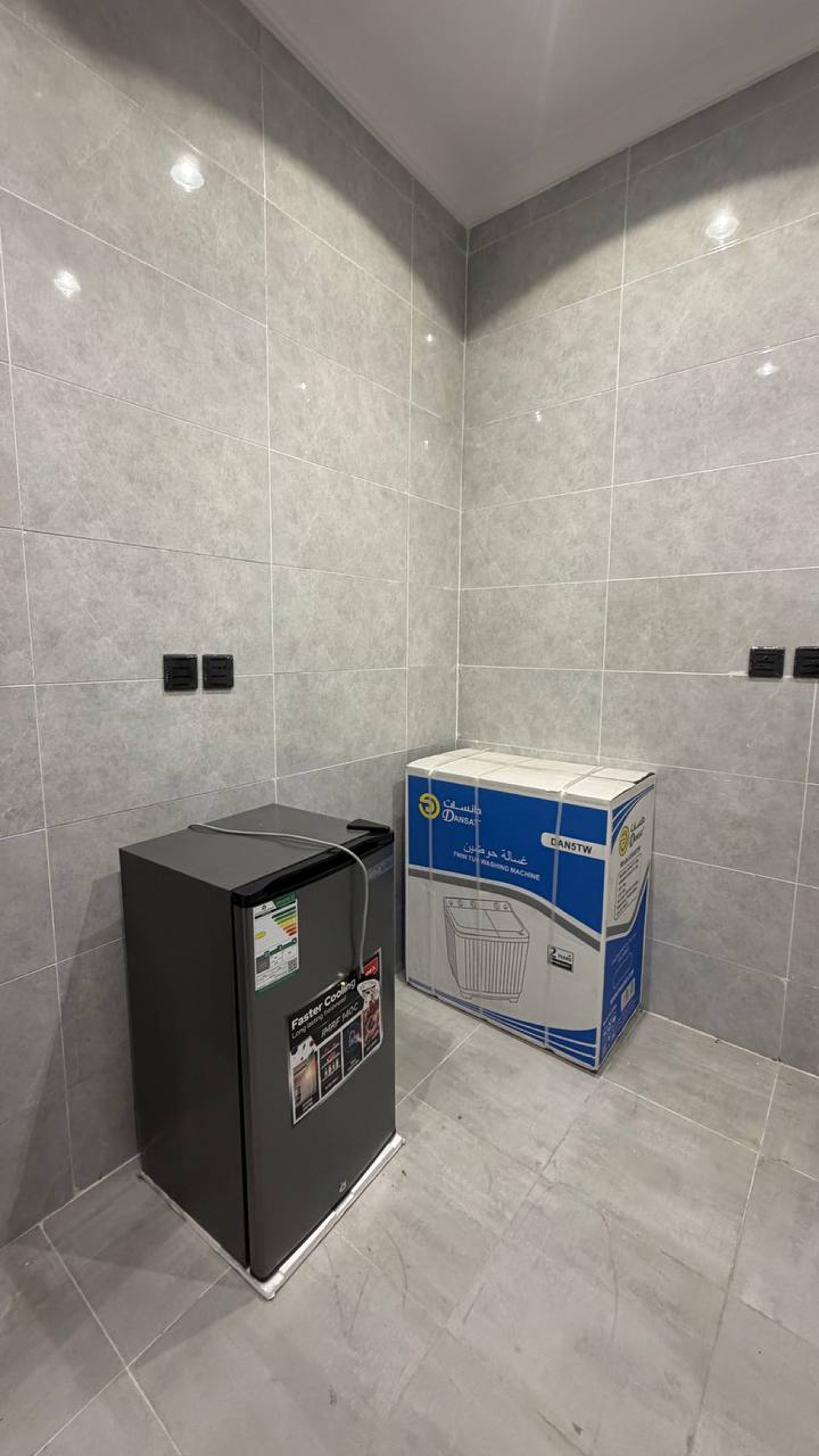 https://img.gathern.co/1400x0/1/8EhT2wtSoKnCqUrvetLQxItSs-NRBVWV.jpg