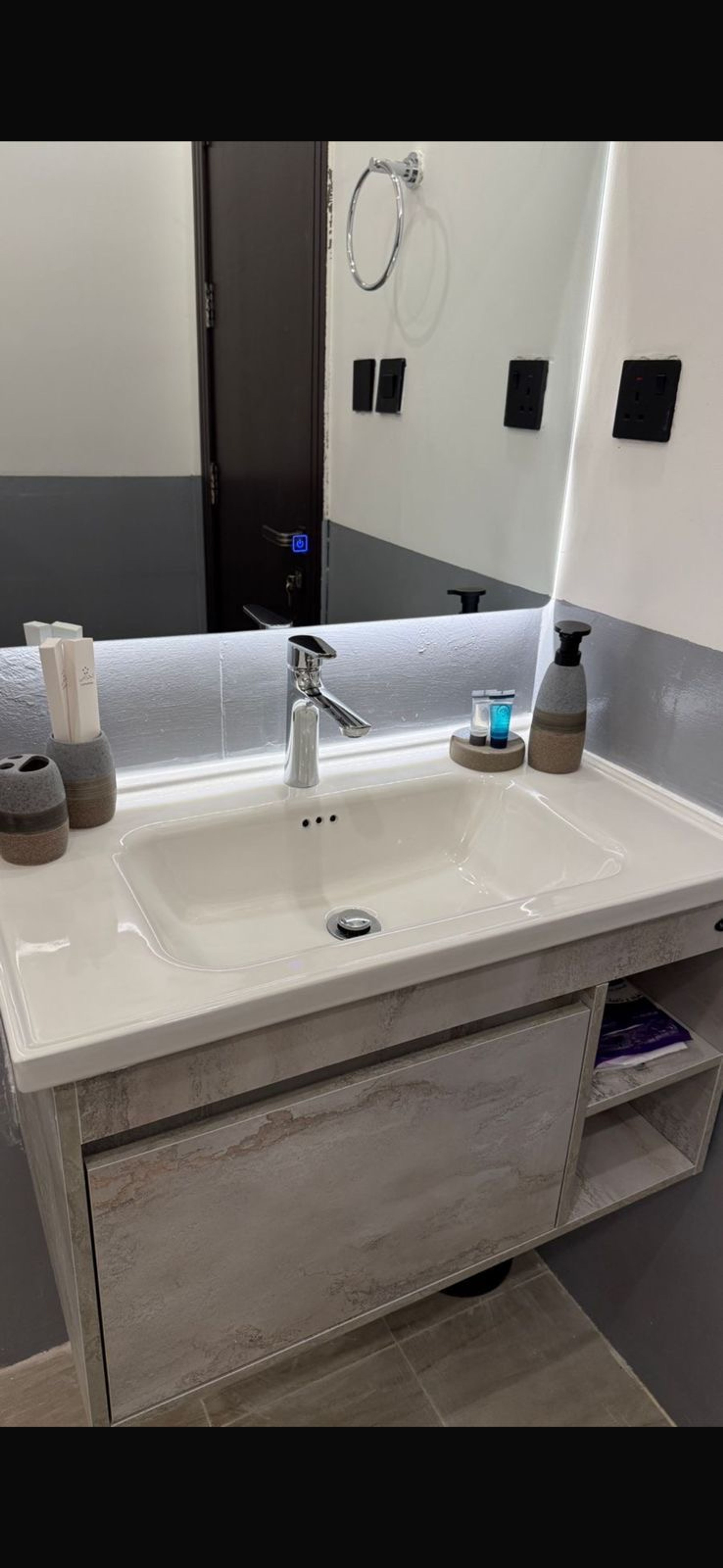 https://img.gathern.co/1024x0/1/8I2c0a3B8aKY9stY9Dh-P_b1C1Eekq74.jpeg