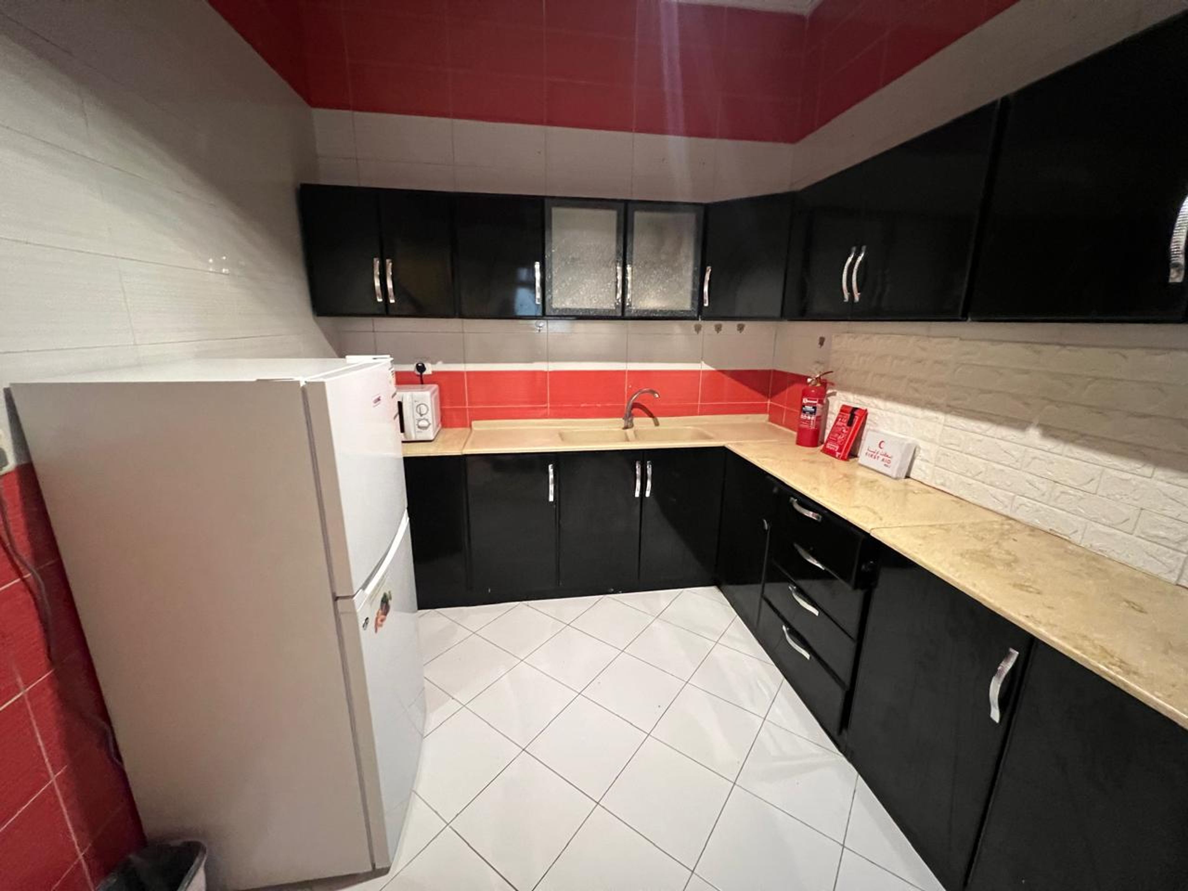 https://img.gathern.co/1400x0/1/8LeGno6aaYFz6_jiMIu_8Erkug289zmj.jpeg
