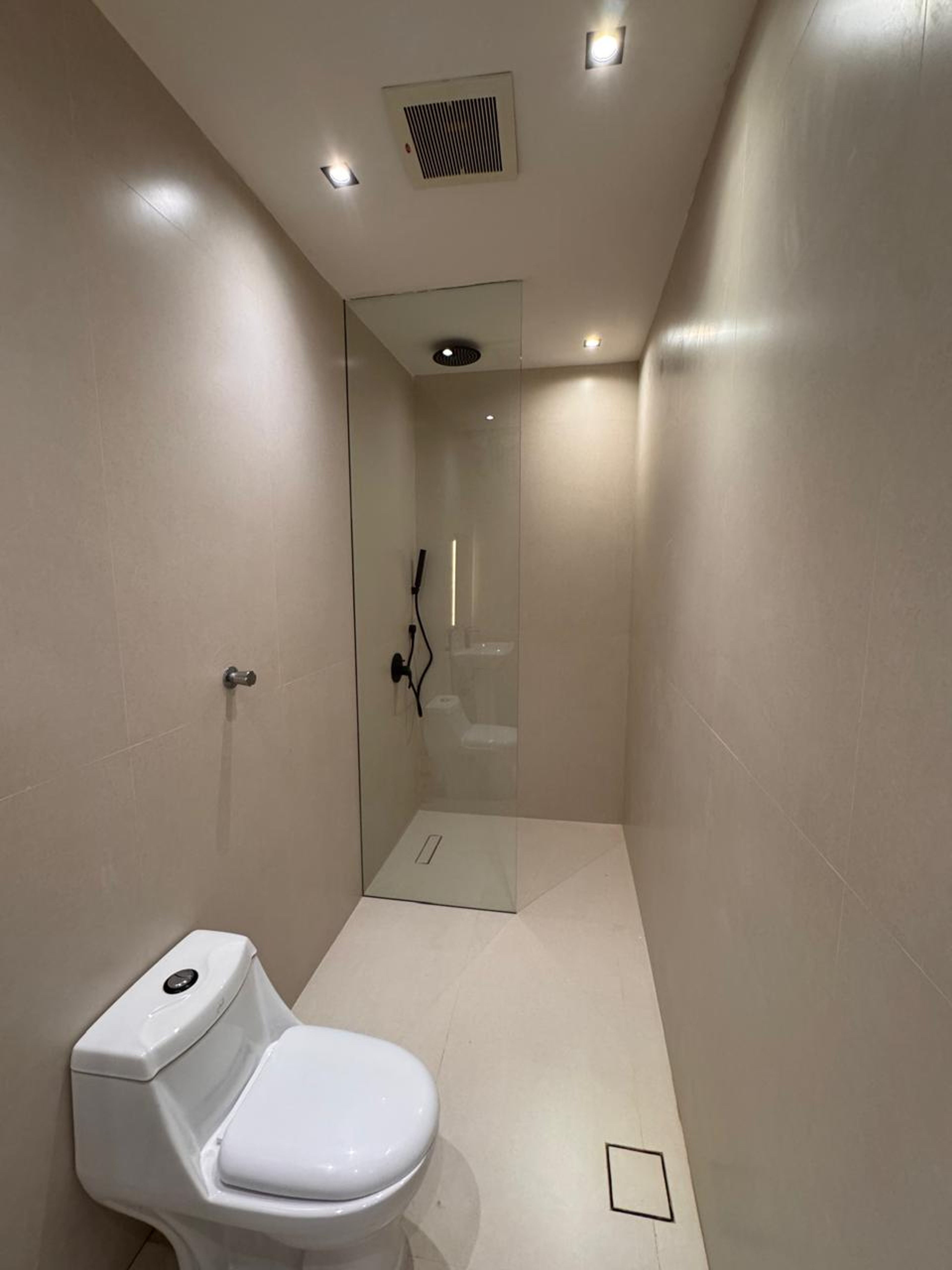 https://img.gathern.co/1400x0/1/8PNh3w0B_s0bOdFXubMdfwsGVW8jKyl2.jpeg