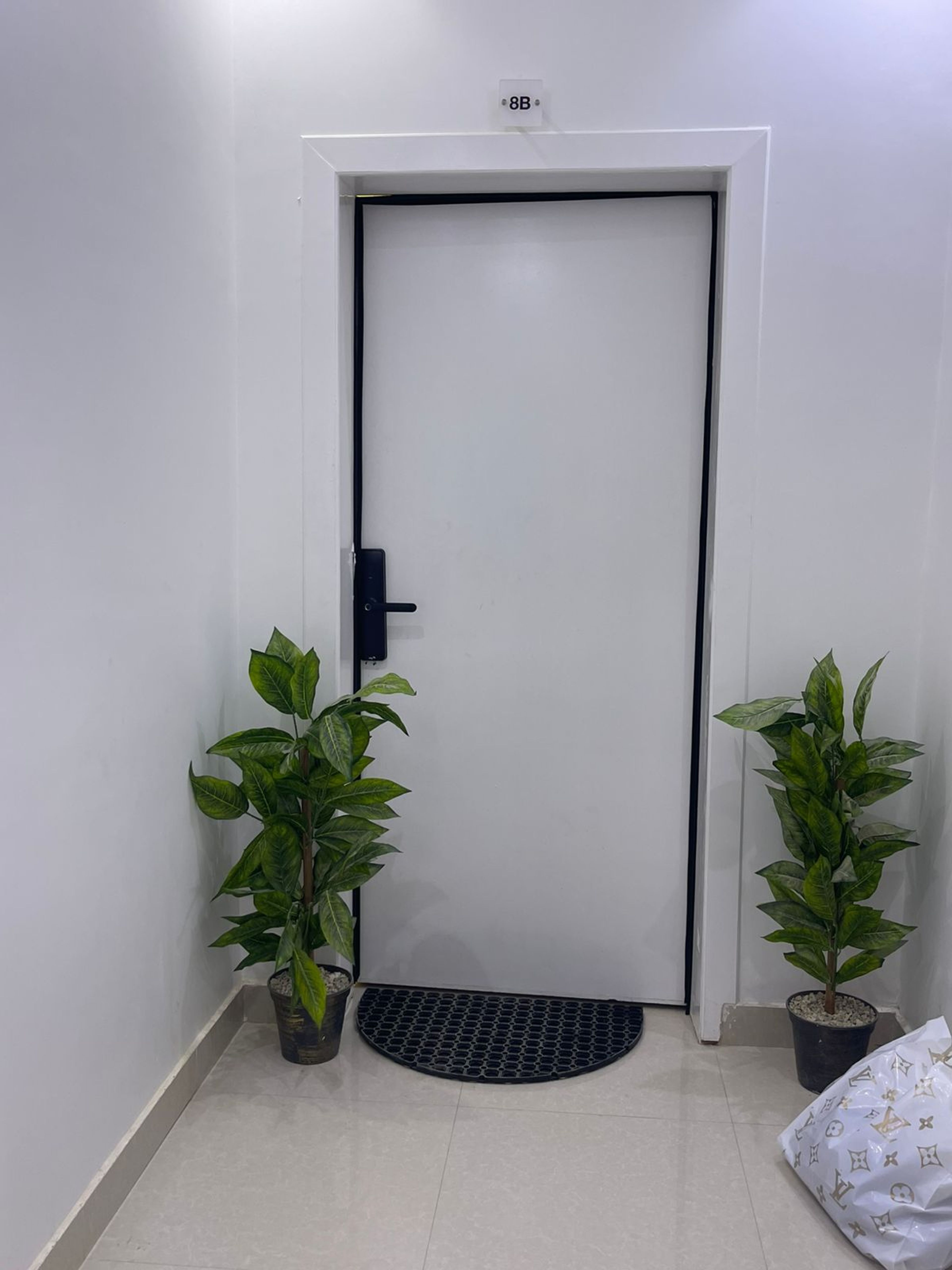 https://img.gathern.co/1400x0/1/8TZbnKl46s1KwzQdsFjS4S2KV4HpM02D.jpg