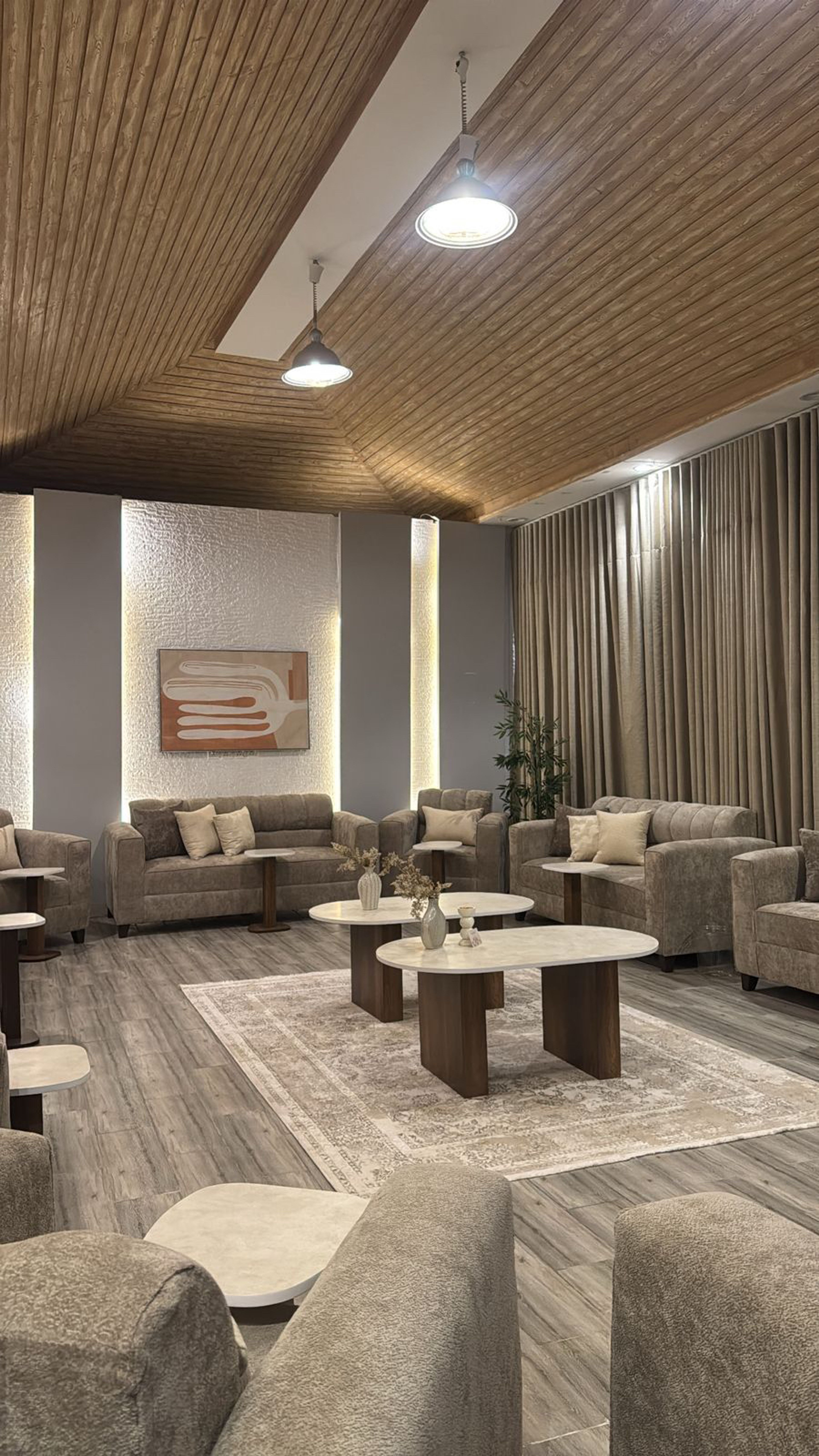 https://img.gathern.co/1400x0/1/8_epYdetIuMCeMfQ8twuQJAxNKnOfSbg.jpg