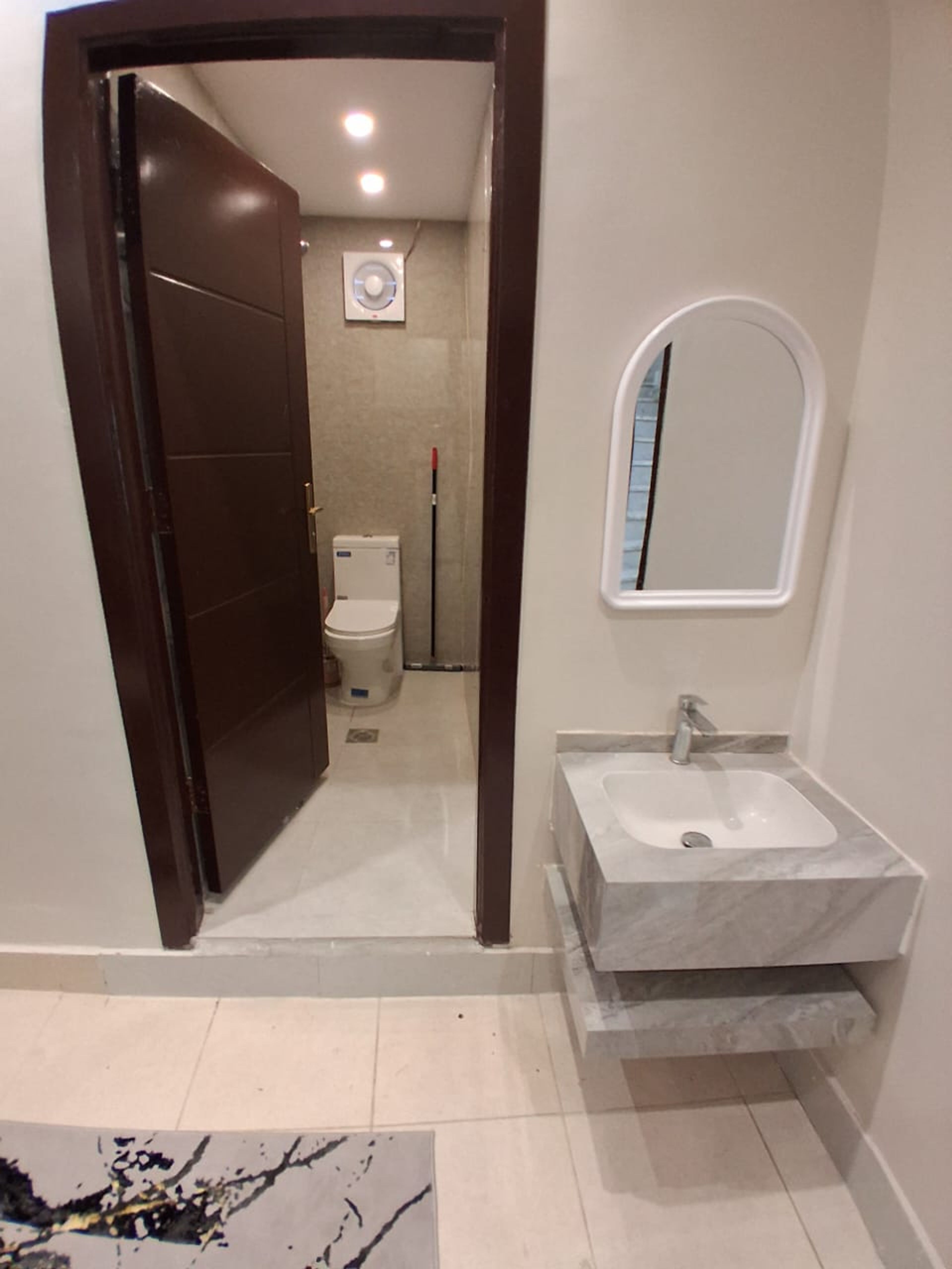 https://img.gathern.co/1400x0/1/8d4QF54uPUW5F7UFdbBBManhkv03NhaO.jpeg
