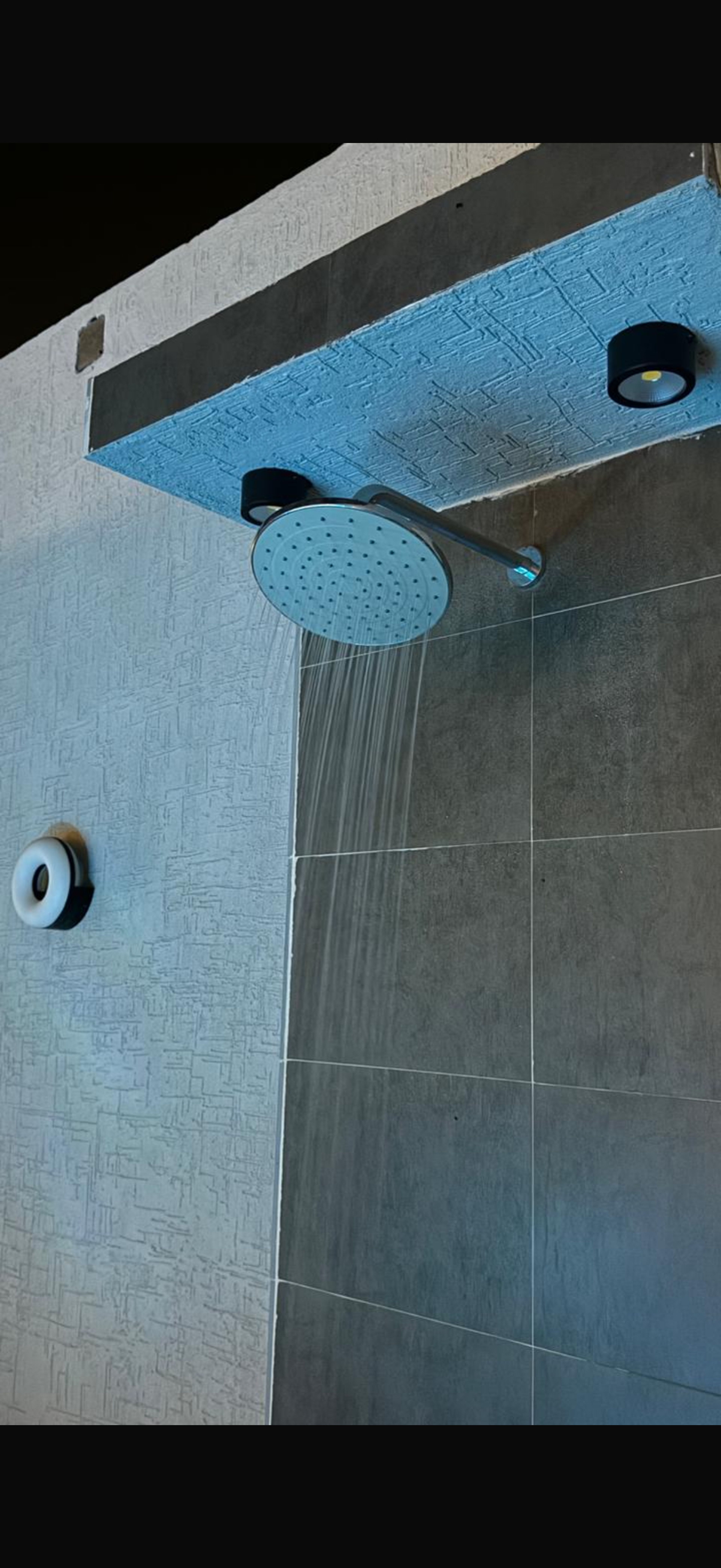 https://img.gathern.co/1024x0/1/8rIOLc2hZi2j13kyKNoZwPJ3NXaOYkbB.jpg
