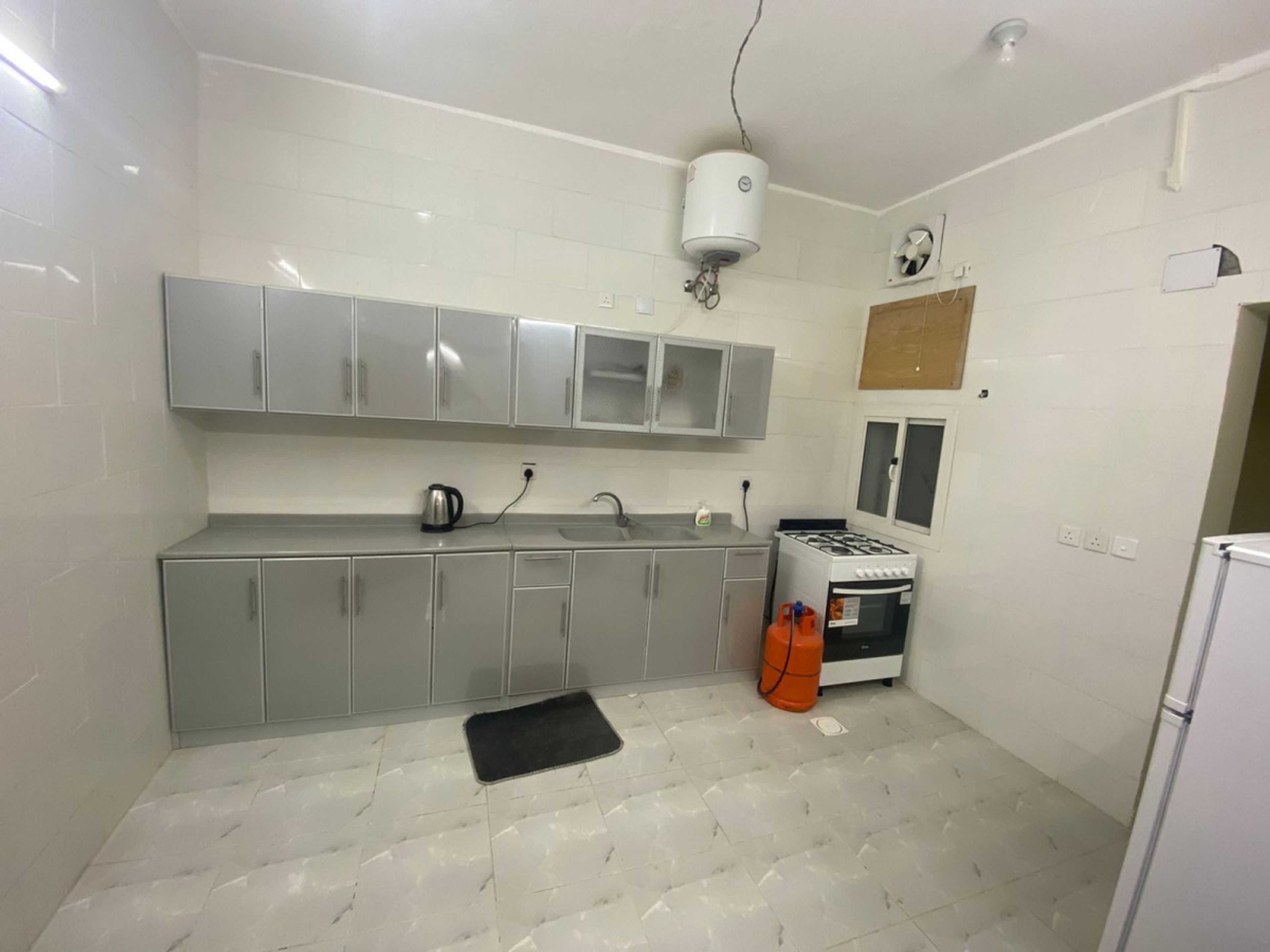 https://img.gathern.co/1024x0/1/9-dOHjTb70MI-yKoSTA3i8fCJIeAlmNv.jpeg