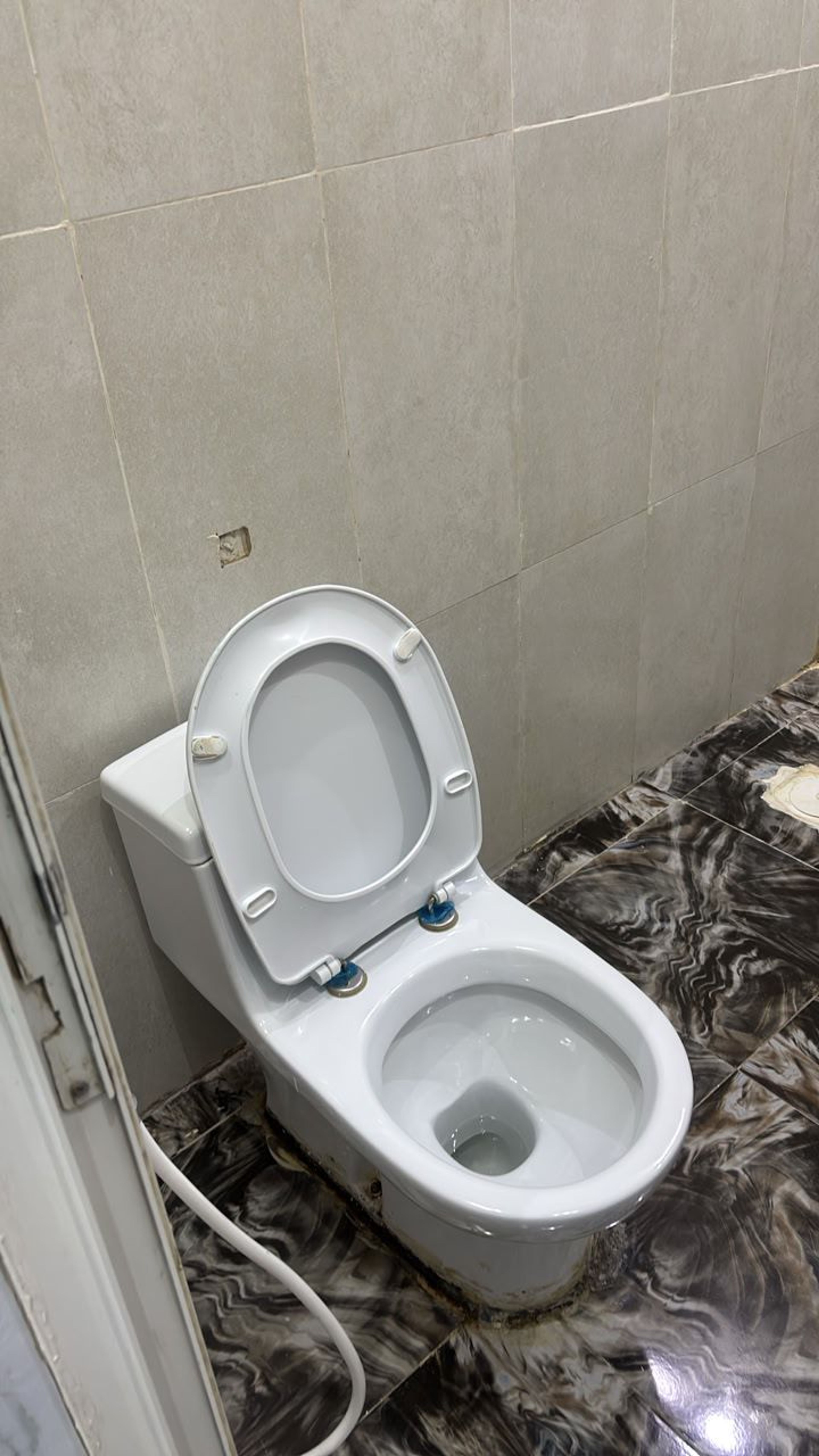 https://img.gathern.co/1024x0/1/98svYpTfyMgVf0p-0qbaTCY8IpNaIS9U.jpeg
