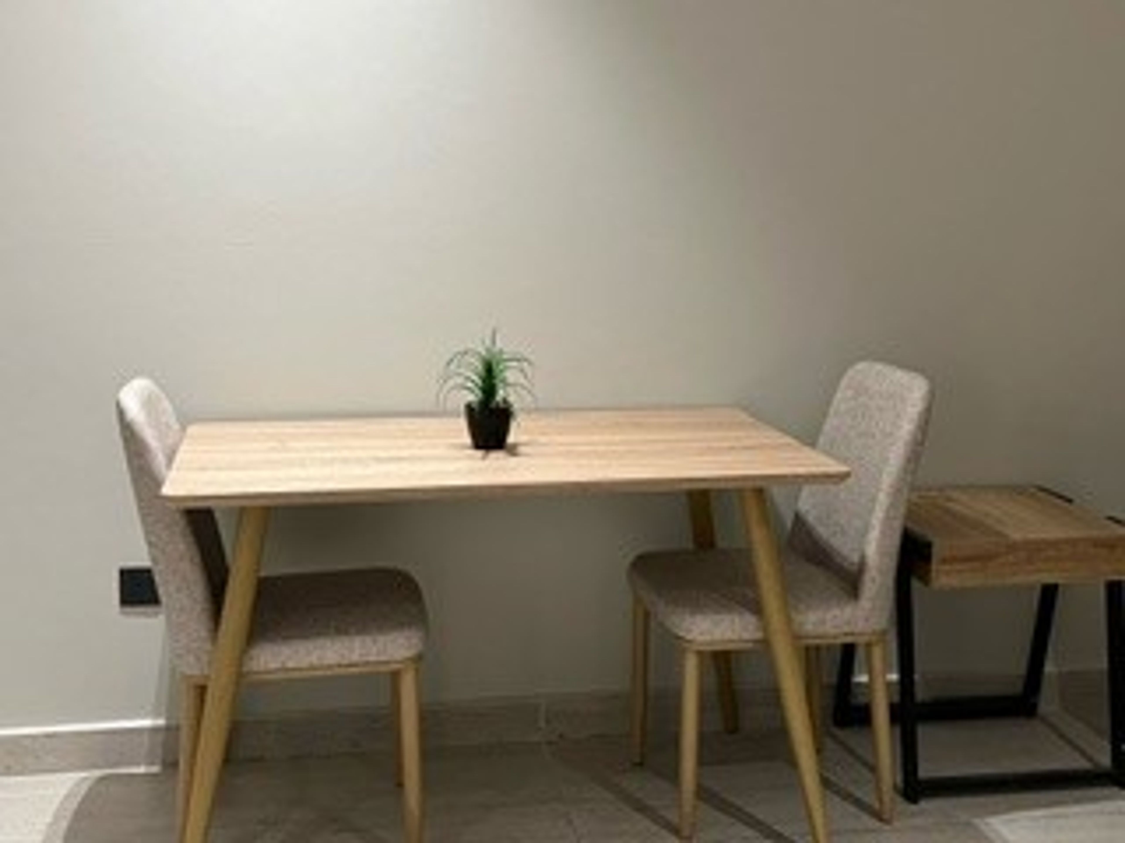 https://img.gathern.co/1400x0/1/9I_skuaD2JumeJYtzP0kVYmI8QQTOpAT.jpg