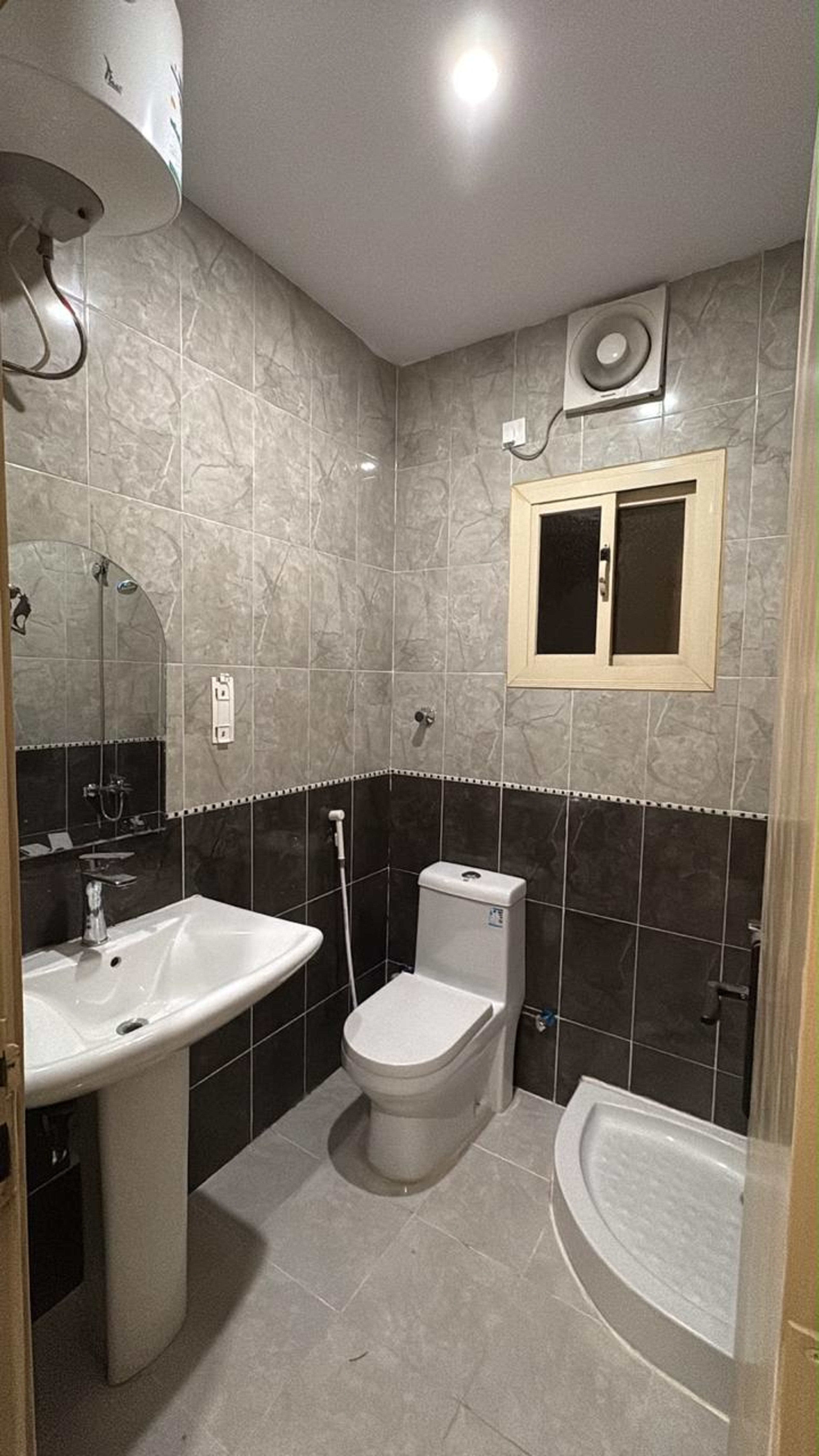 https://img.gathern.co/1024x0/1/9b4Y8XjS7ZfXSDXu4cz6mxpLTafLV-Jk.jpg