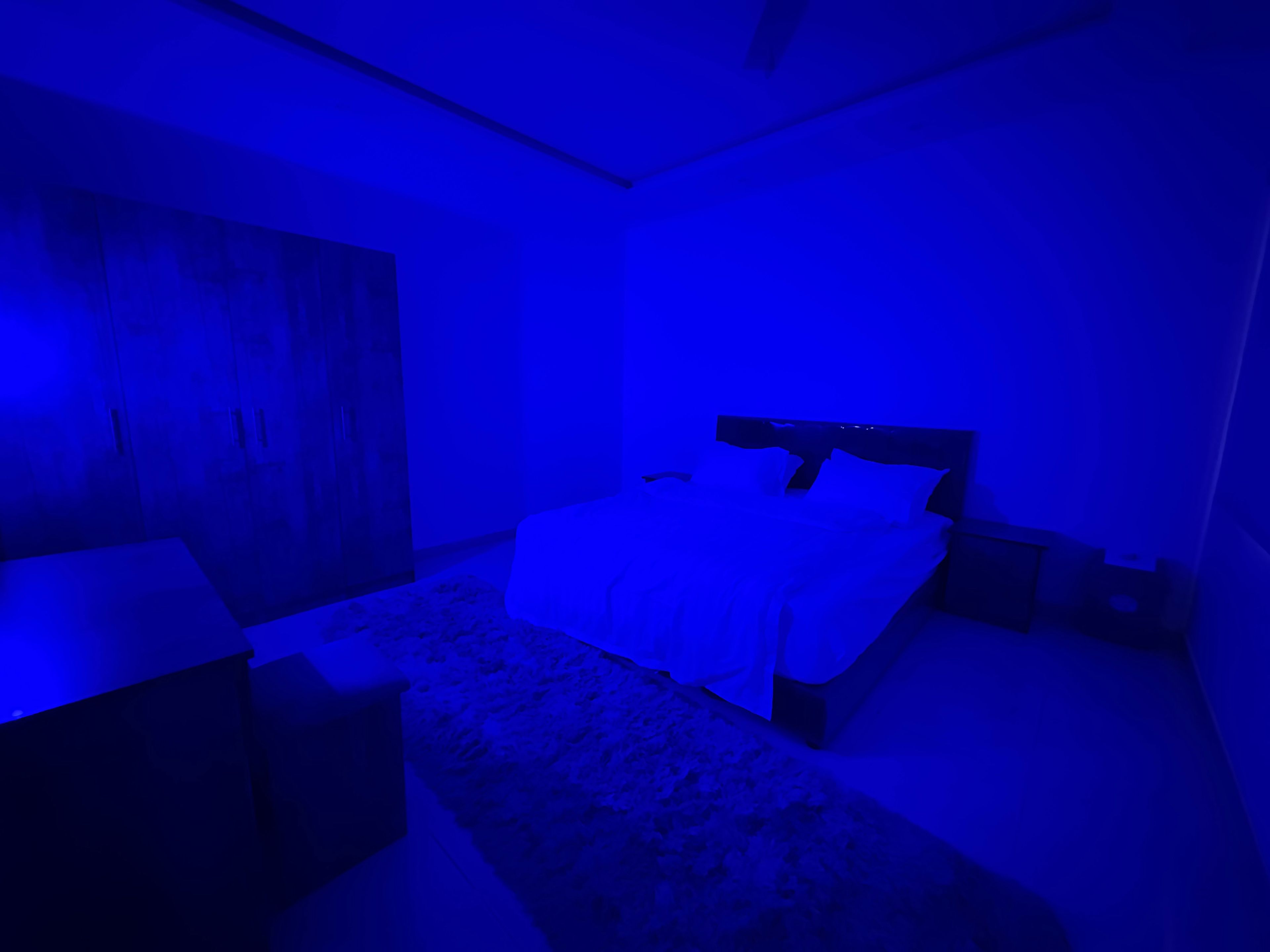 https://img.gathern.co/1400x0/1/9uDBgYgtxgO2eXWxjX8nuAoXJ5oxwSOj.jpg