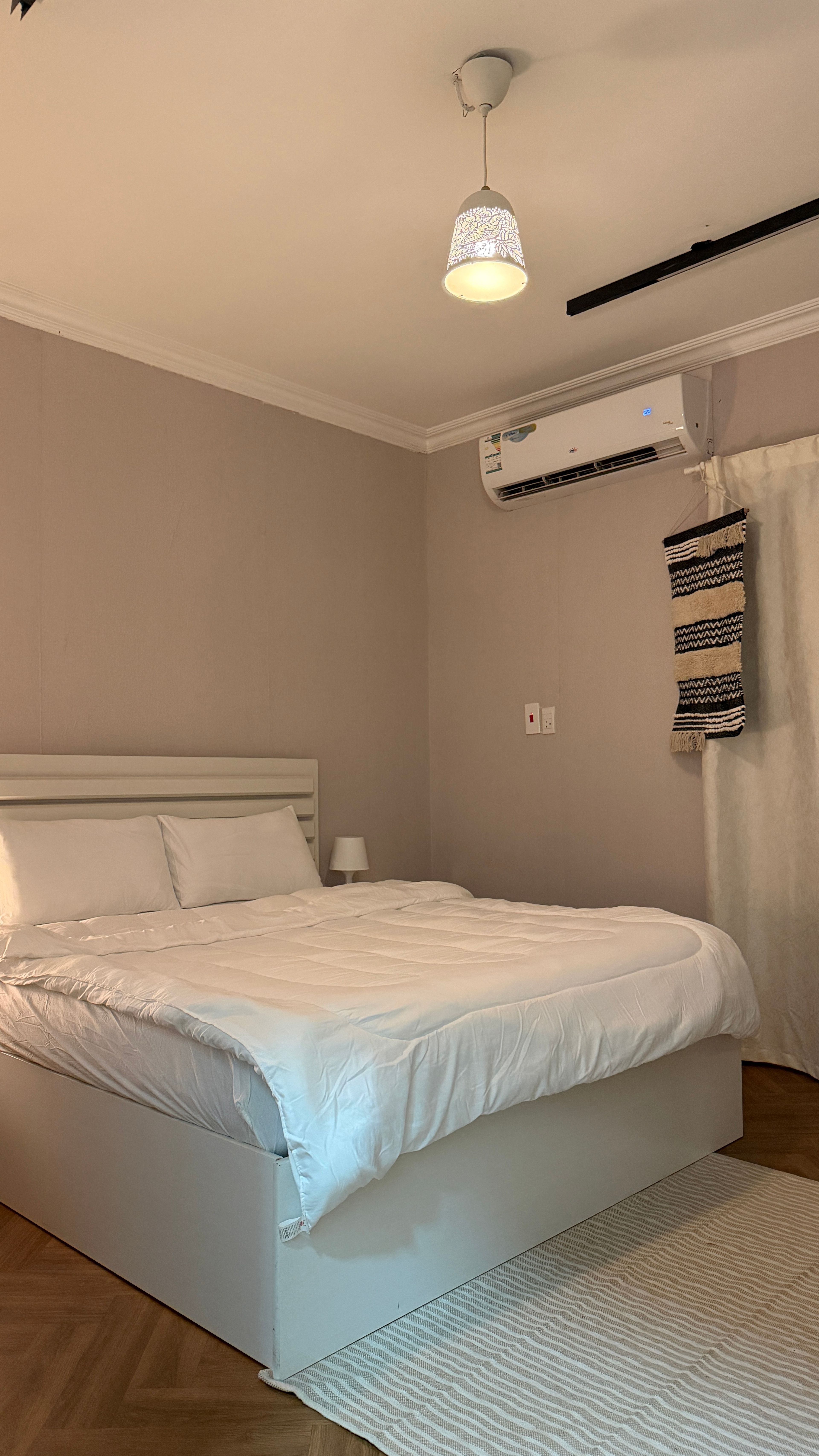 https://img.gathern.co/1400x0/1/A5yKVEt23ITEwrZMXgm_6mFg2hIIZZJB.jpg