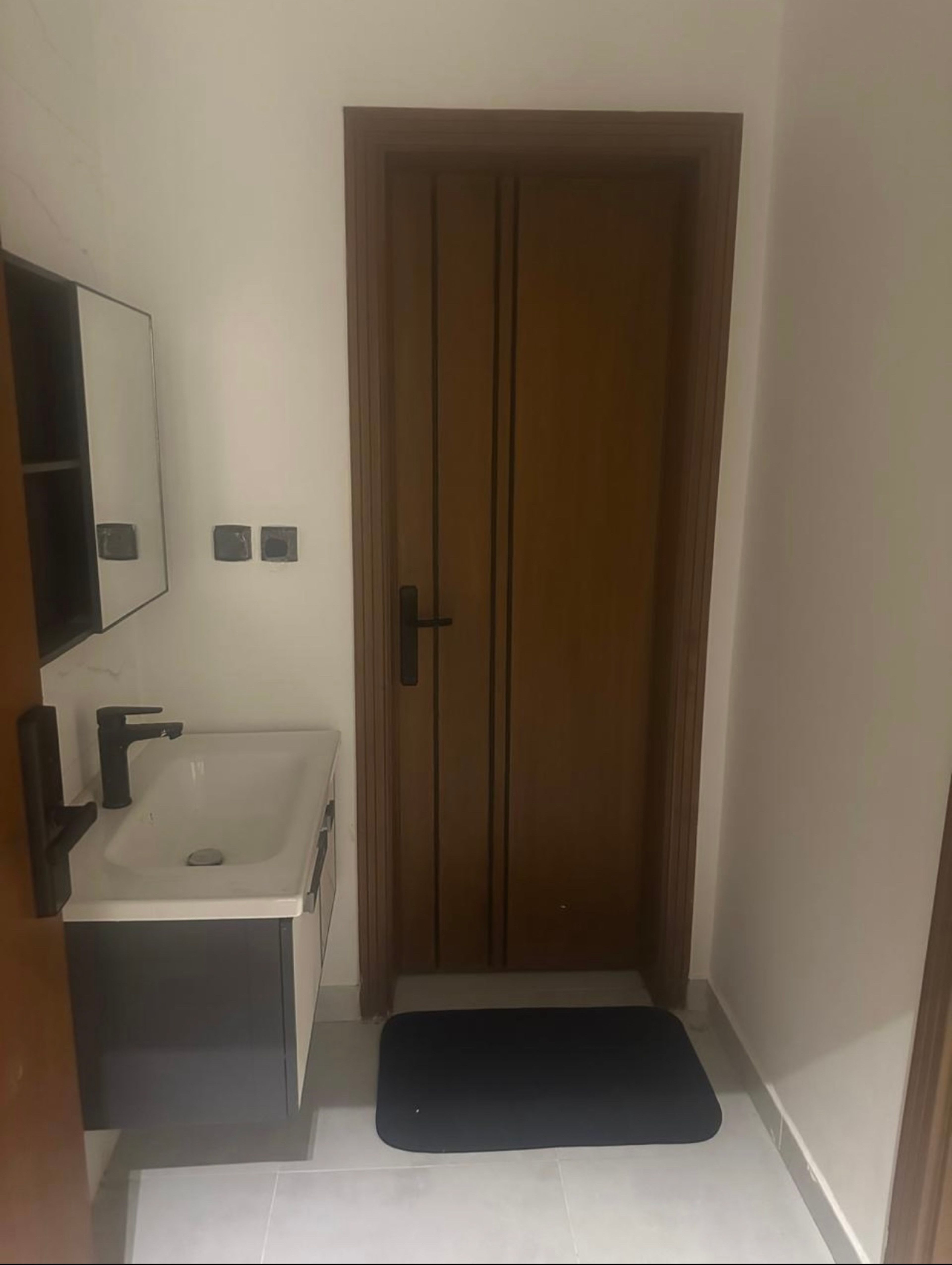 https://img.gathern.co/1024x0/1/A7k4EwrpcLK7Z26FbRhRm_d4lSQuHSXC.jpg