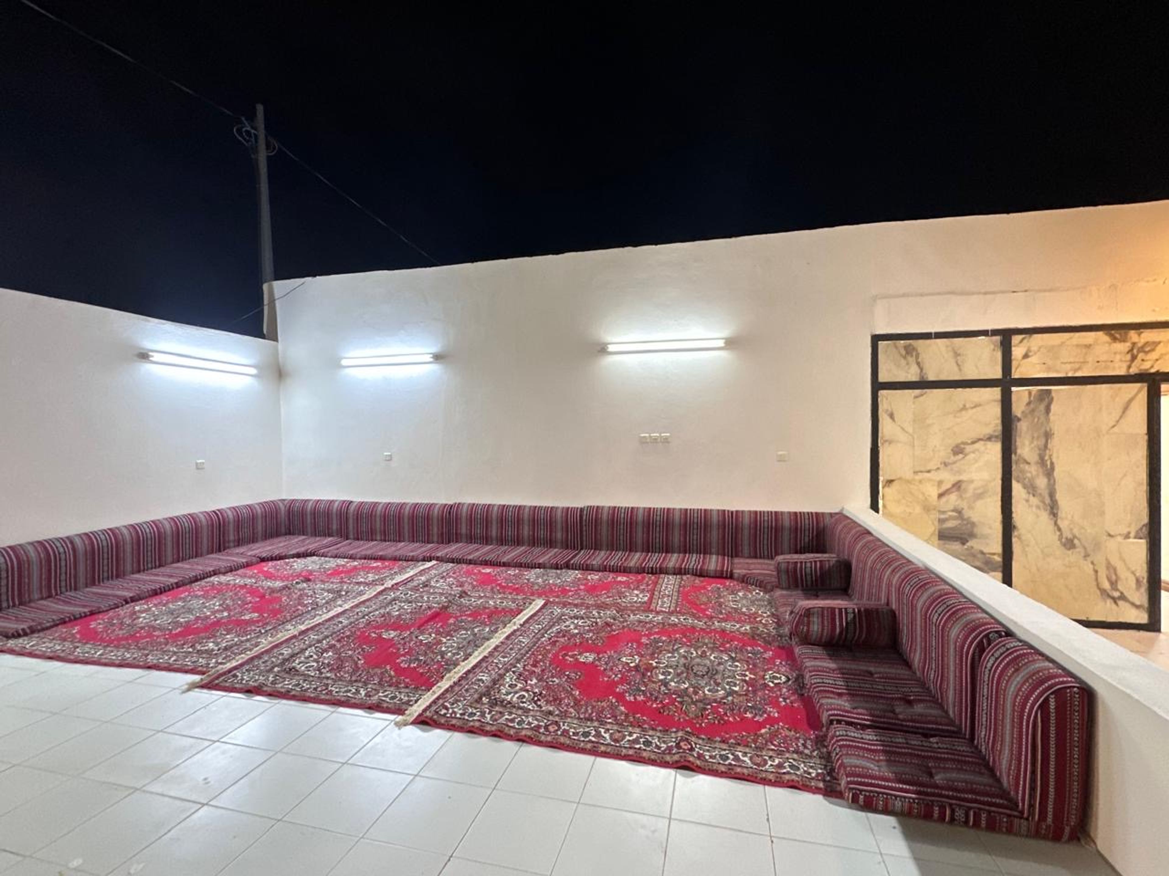 https://img.gathern.co/1400x0/1/AC-bq4nAqzOdeCJMtCen82fcn6V22EaC.jpg