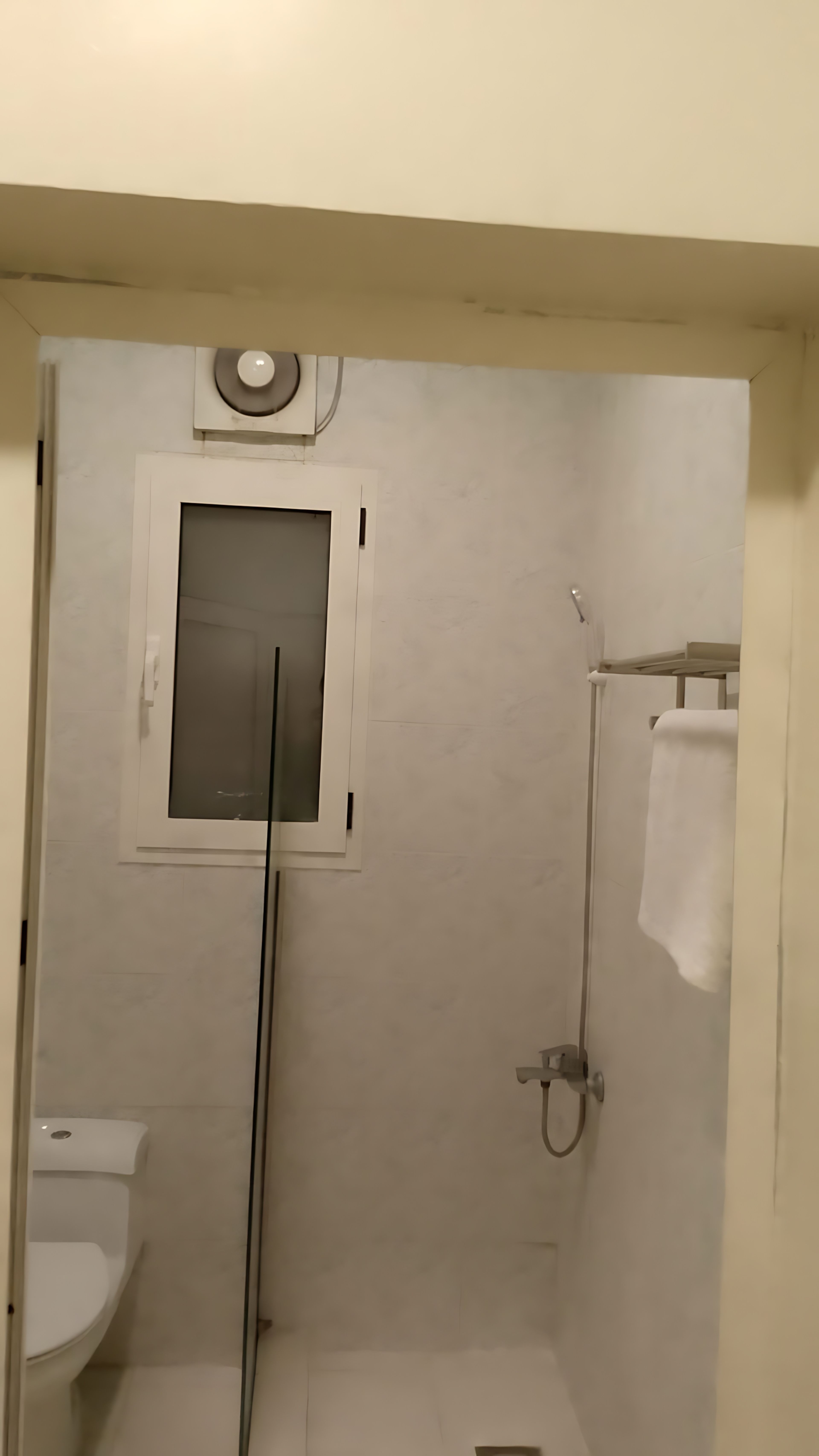 https://img.gathern.co/1400x0/1/AEr2gOZ52d2Bs_Q1Zv-mmTiSss6bofvK.jpg