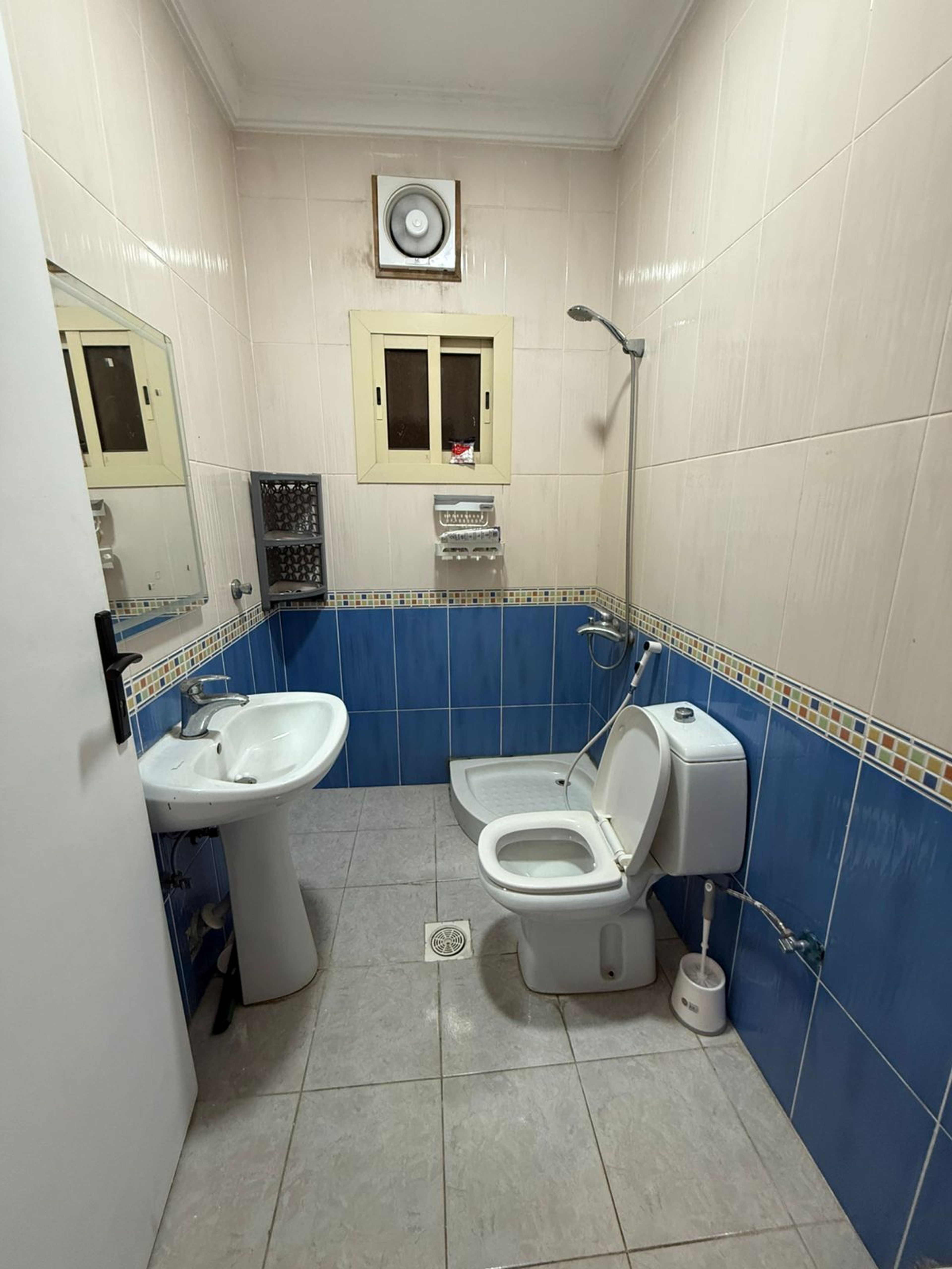 https://img.gathern.co/1400x0/1/AJFVJFzuI1PvfNnls2IWi0vkC6wRJXDS.jpg