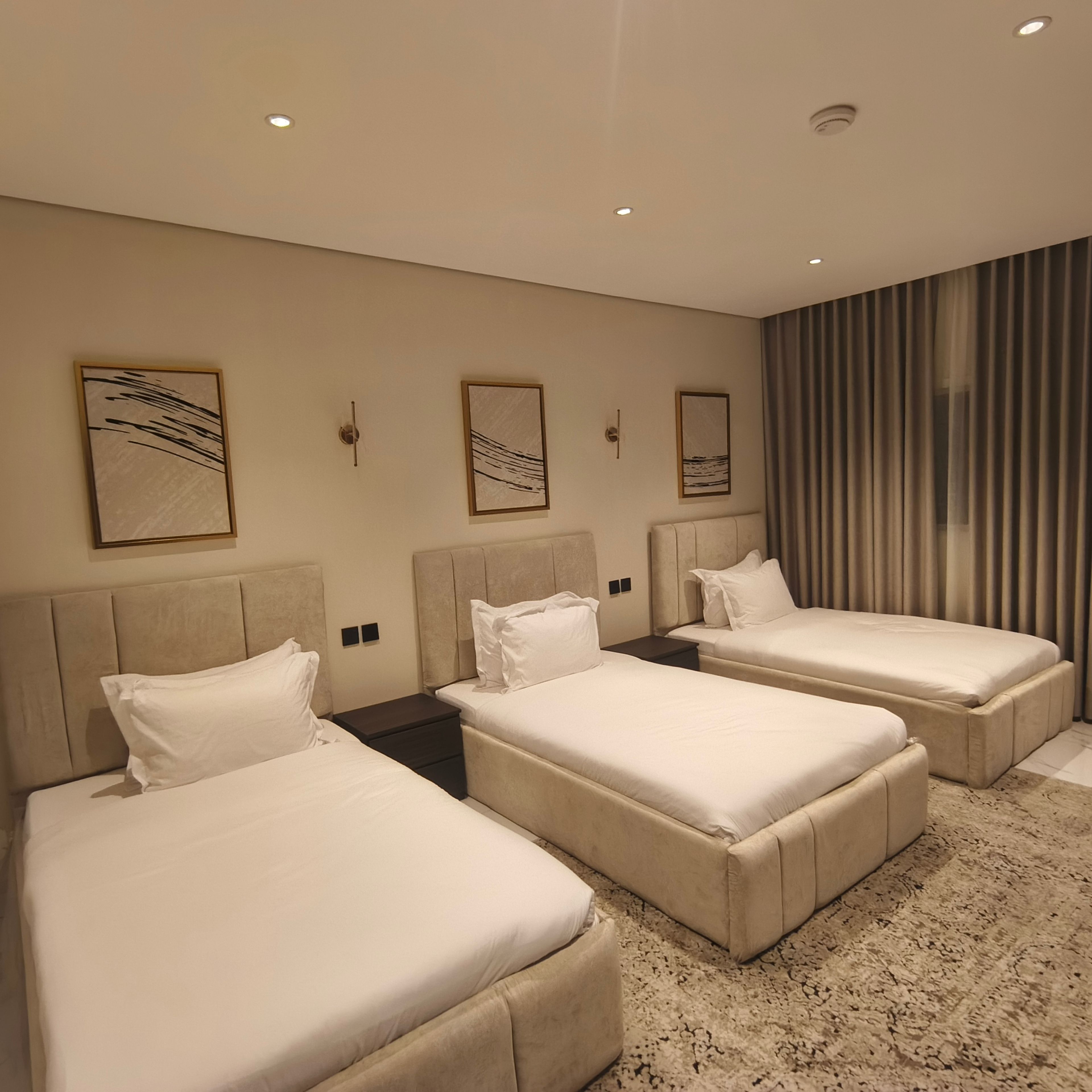 https://img.gathern.co/1024x0/1/B-yJxJC_oo0klOW5QU--cXYt9CySU2Ut.jpg