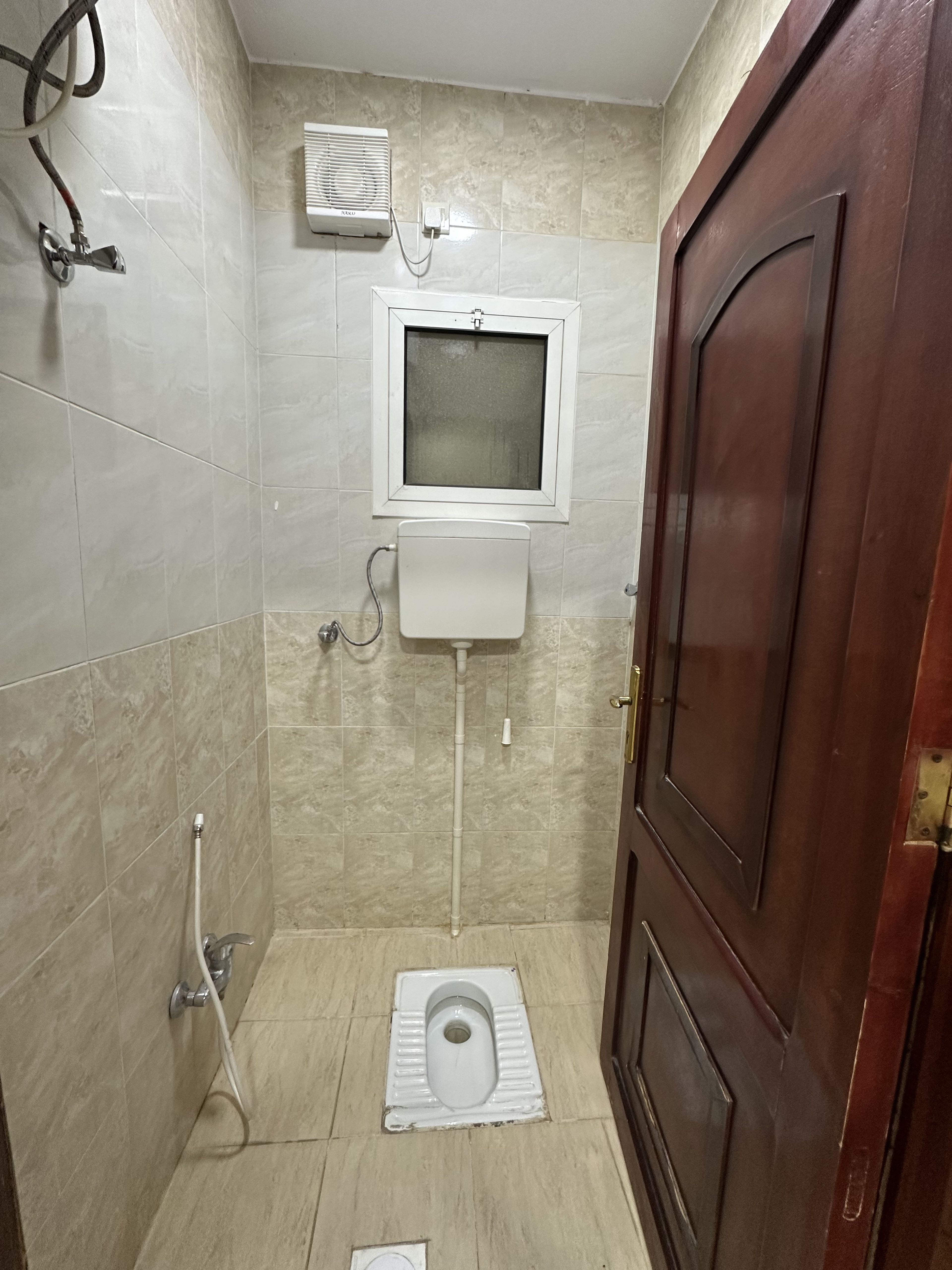 https://img.gathern.co/1400x0/1/B4BhZiMT4cbtBv87yJAHek6xtu-rad4T.jpg