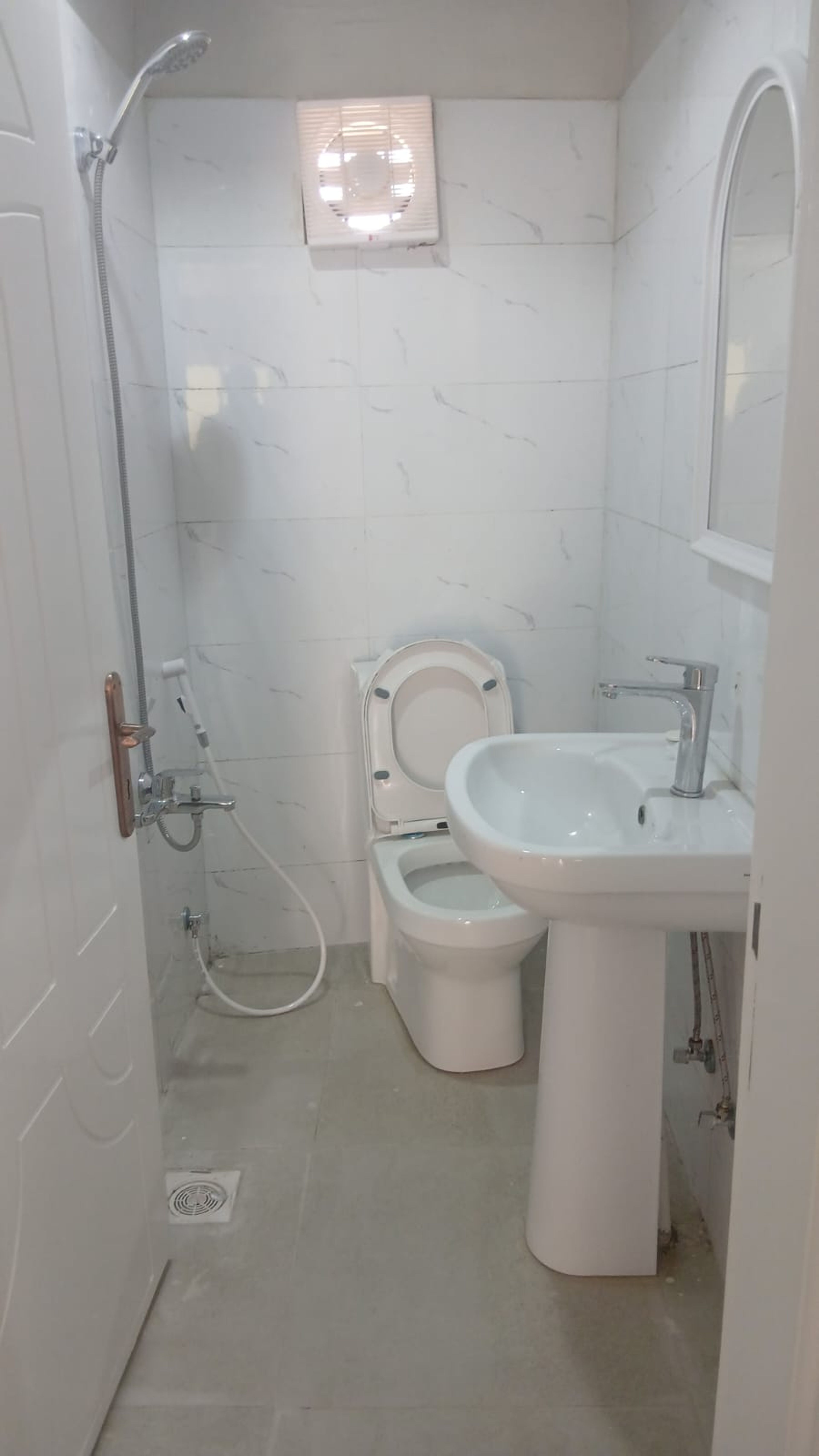 https://img.gathern.co/1024x0/1/BDNhUEQ-S1f7qfANEhmThUby3hs6s9uX.jpeg