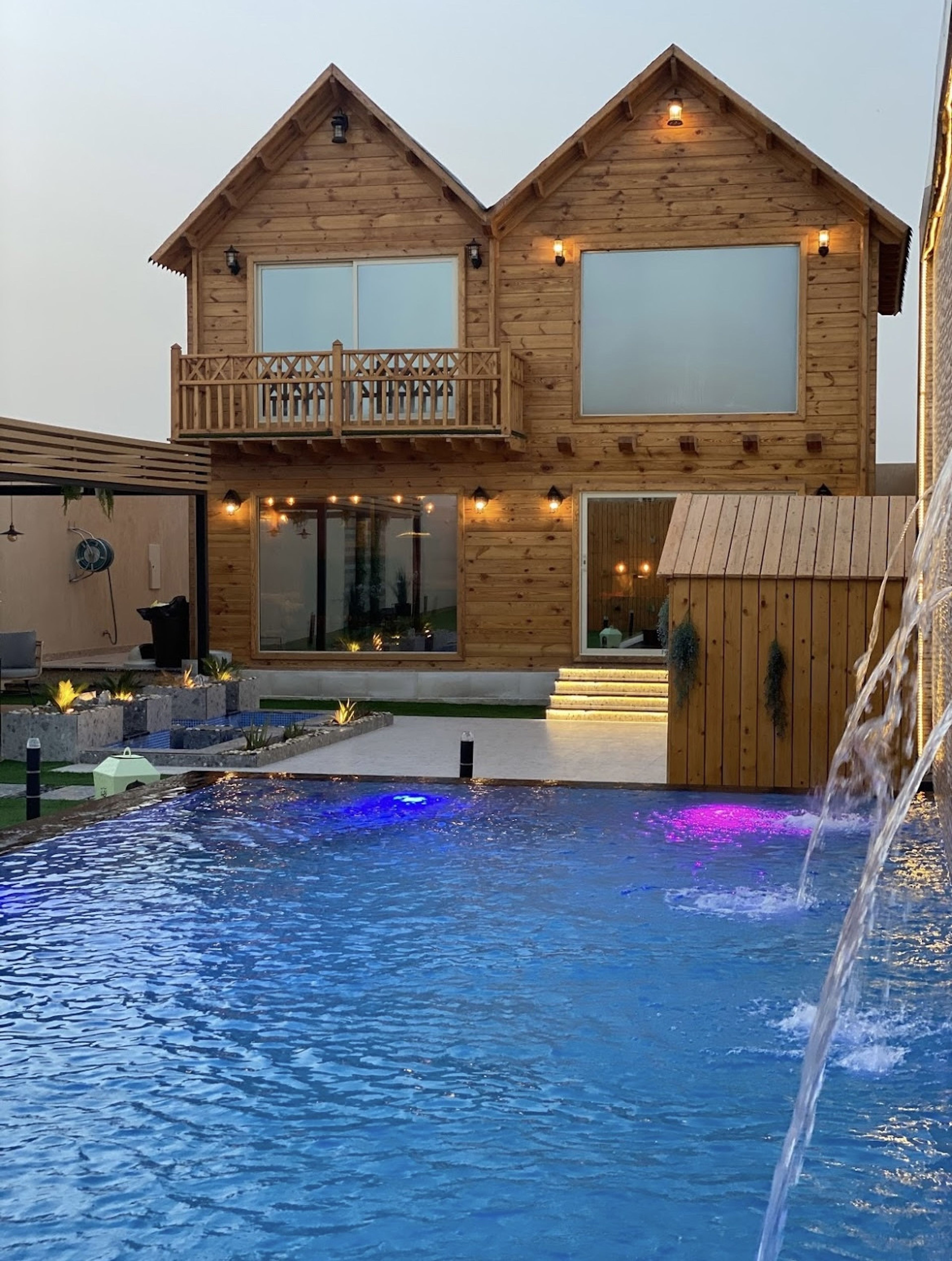 https://img.gathern.co/1024x0/1/BIIVS17NK6N1uquueAeDJyC5TuuAD0Bb.jpg