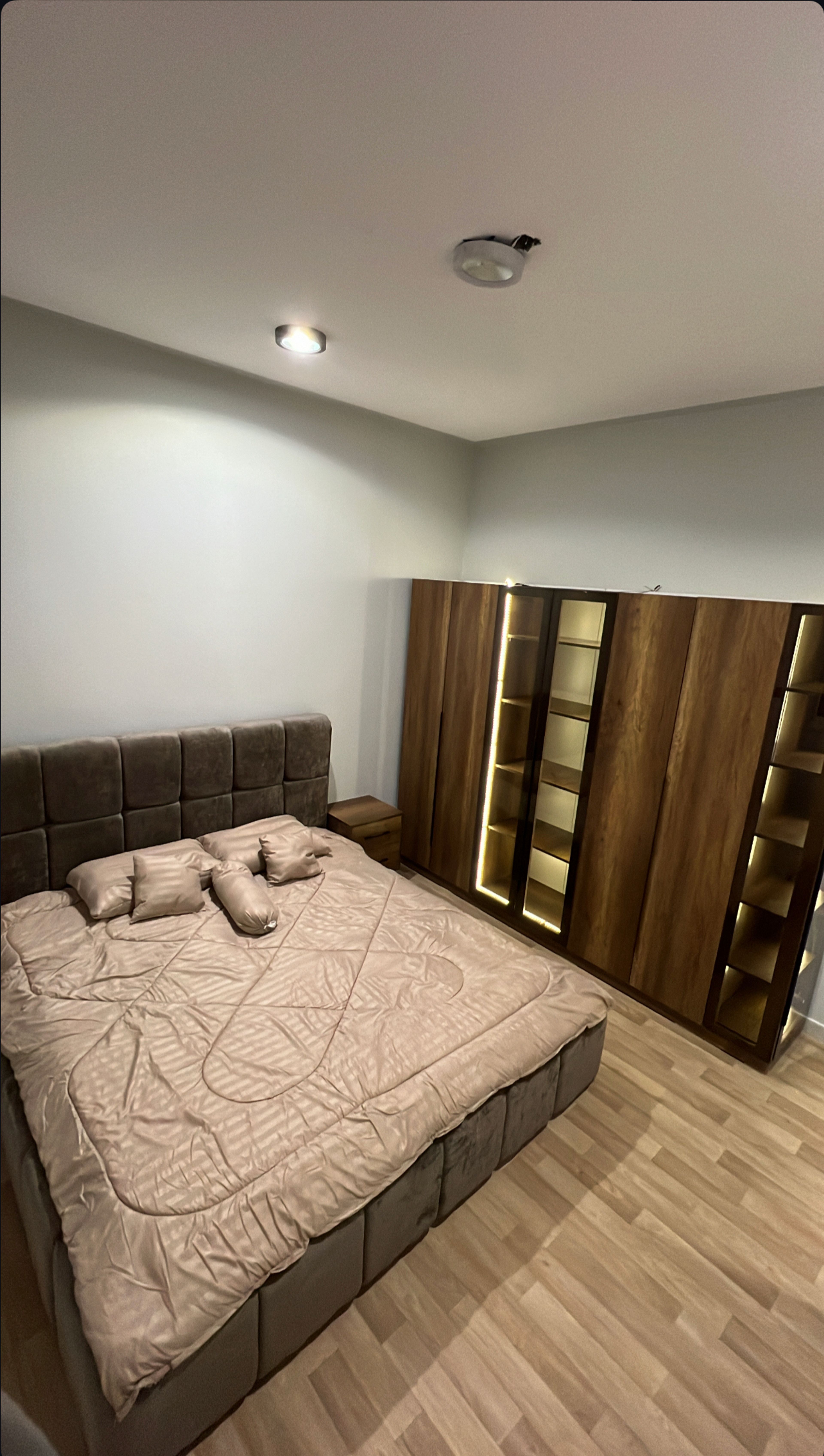 https://img.gathern.co/1400x0/1/BK5J9VbSVIFDKgsZLu4AjSpgpZhHy4_B.jpg