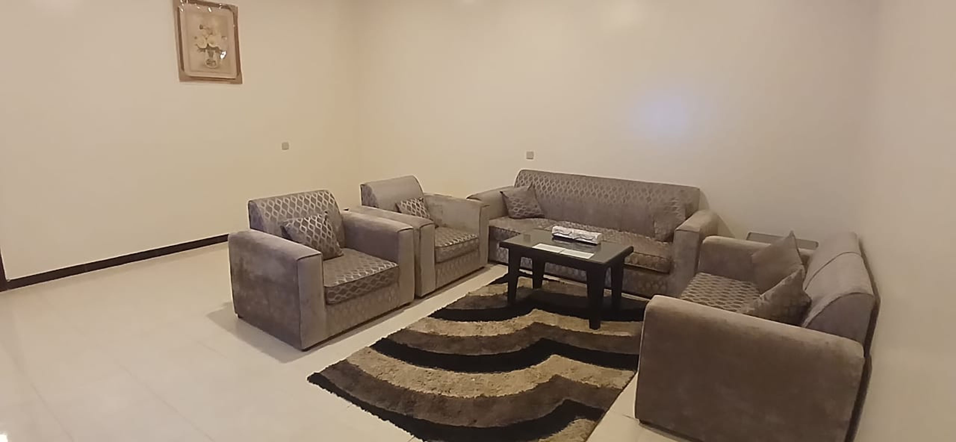 https://img.gathern.co/1400x0/1/Bjm50wETtjltTES5LJgle-CdmOcUXwcl.jpeg