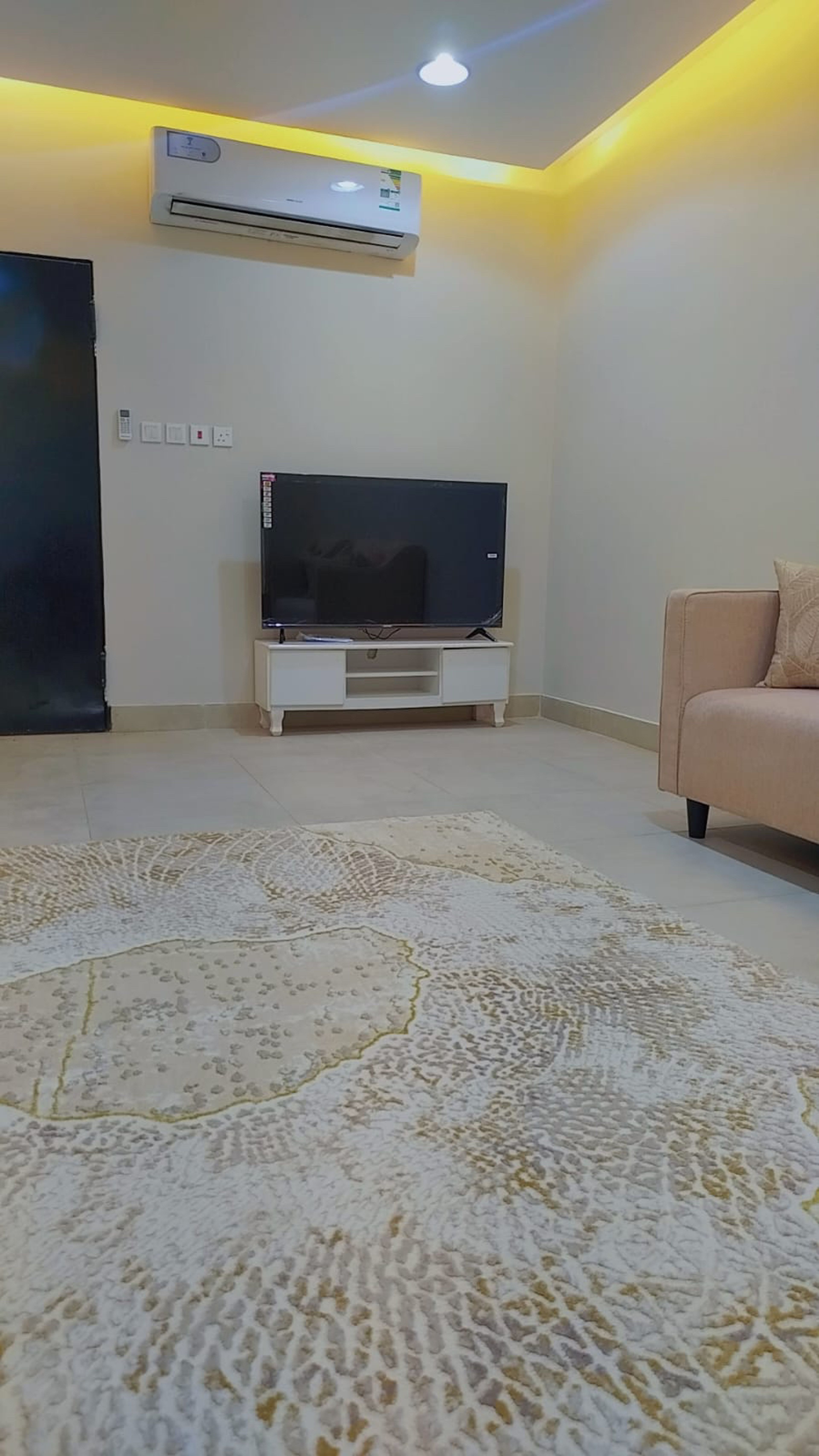 https://img.gathern.co/1400x0/1/BmeGEqyfTnTB7yaqmKQR77raLh6TlCyv.jpg