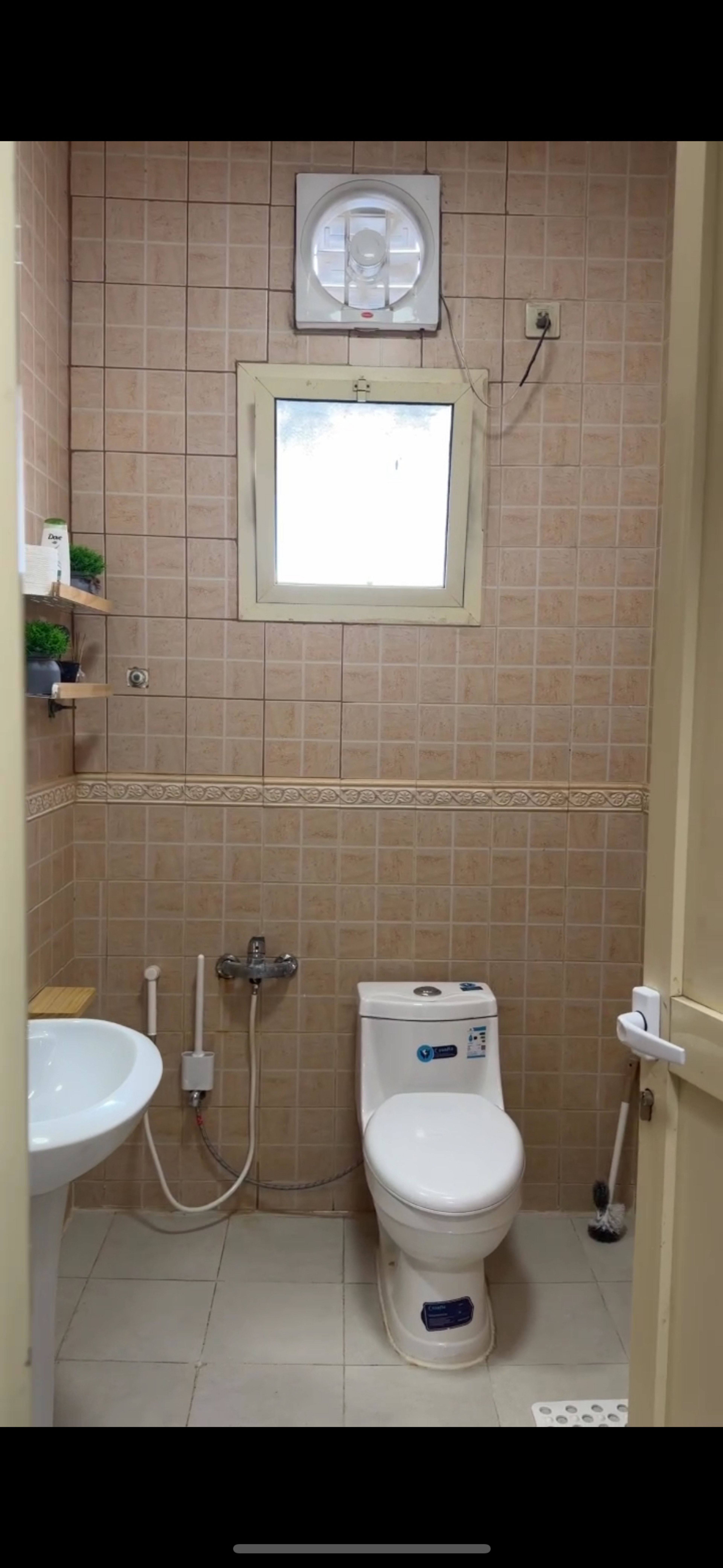 https://img.gathern.co/1400x0/1/BthoCWgRdNMyCVuT0kWLRsbiuFllaeZM.jpg