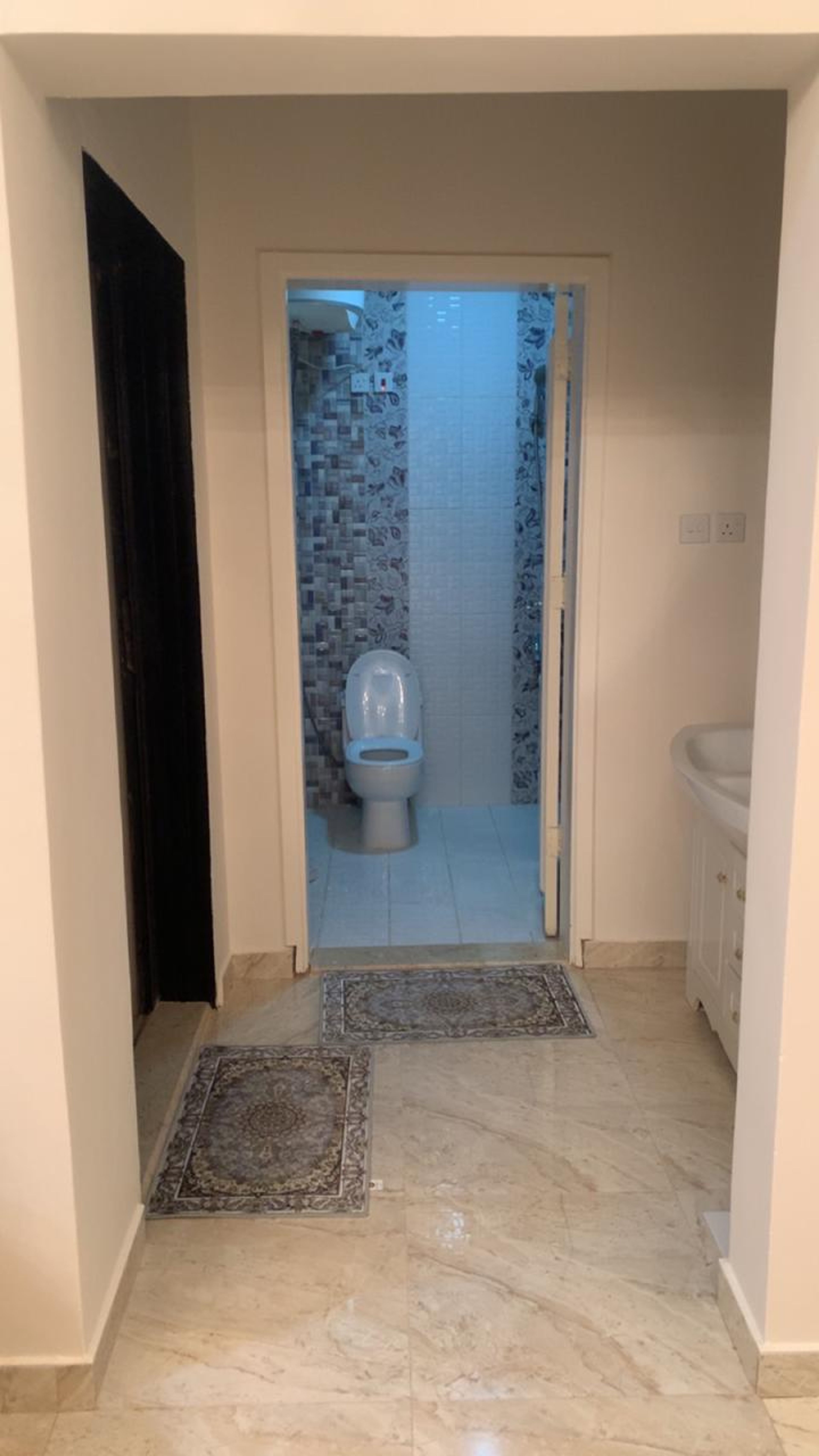 https://img.gathern.co/1400x0/1/C-ucFXR9haqsjUDo8GLqU1c6aisXaA02.jpg