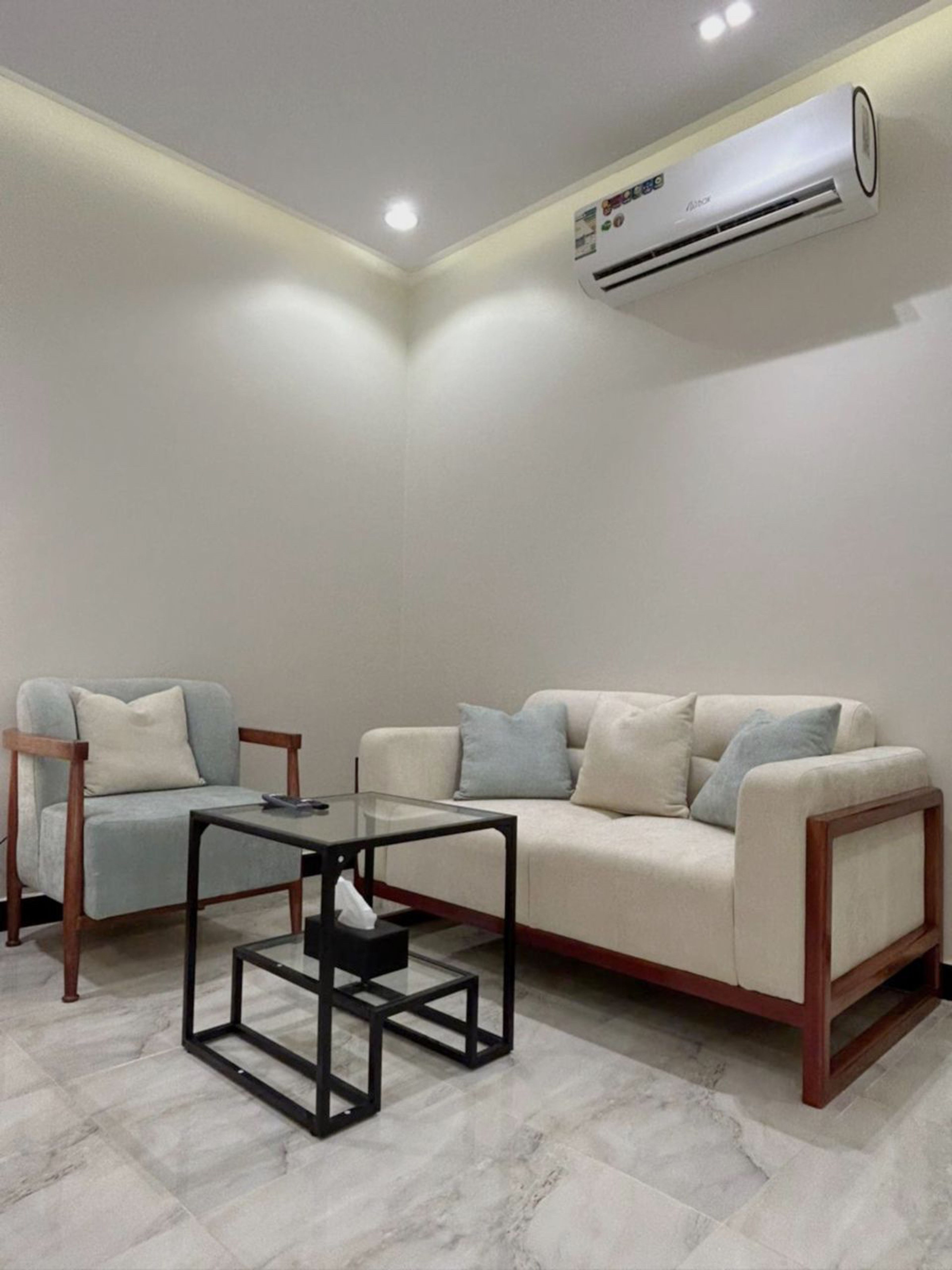 https://img.gathern.co/1400x0/1/C18XrERd41jlC2gjfeM0vh5iaq7-pSoq.jpg