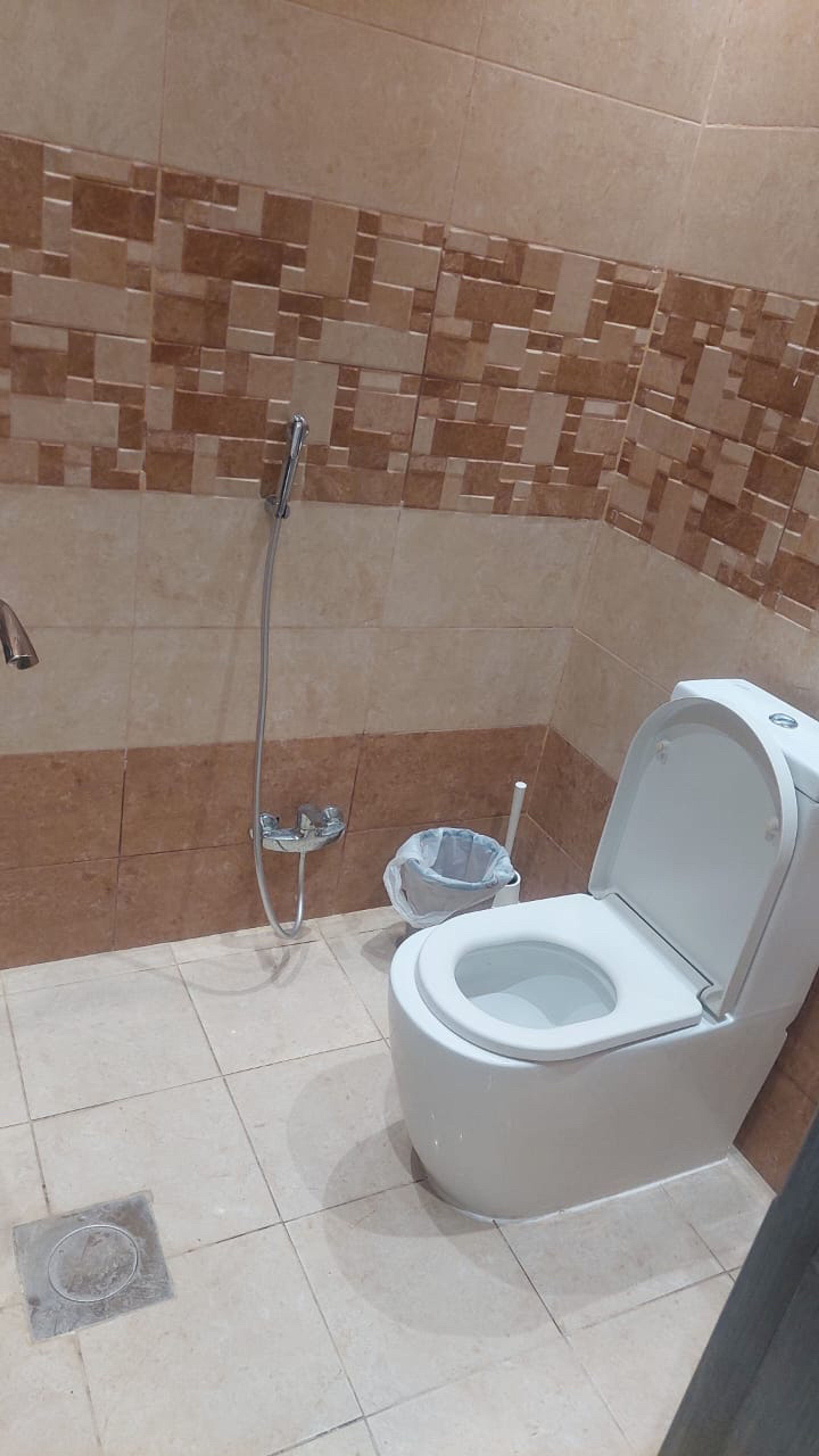 https://img.gathern.co/1400x0/1/C38udqwFkuuW8kdY5-U5v2xaPBtvOlh6.jpg