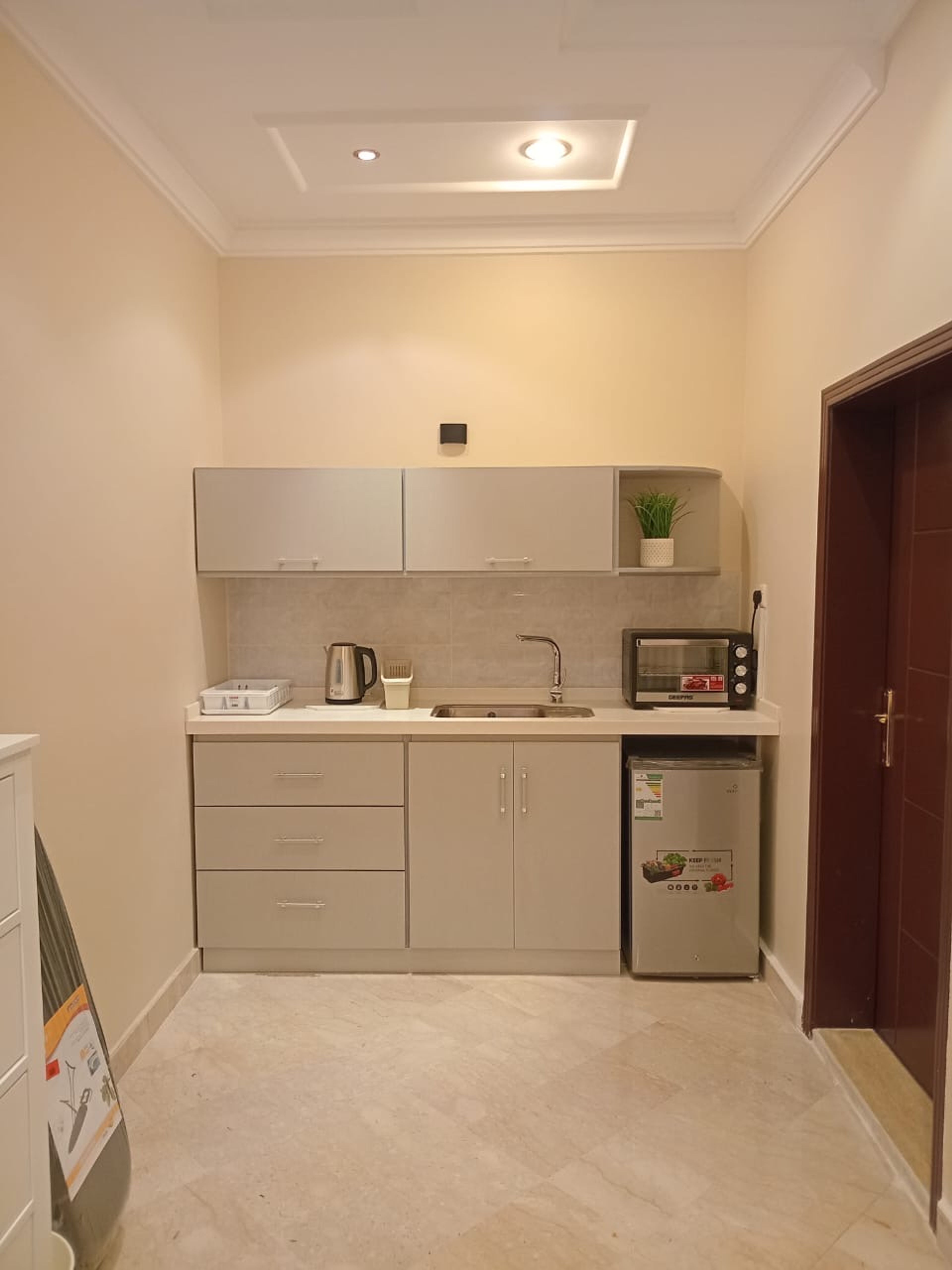 https://img.gathern.co/1400x0/1/C9b7MPsaVf-3Suv8GlM5X9wf6_kgULPm.jpeg